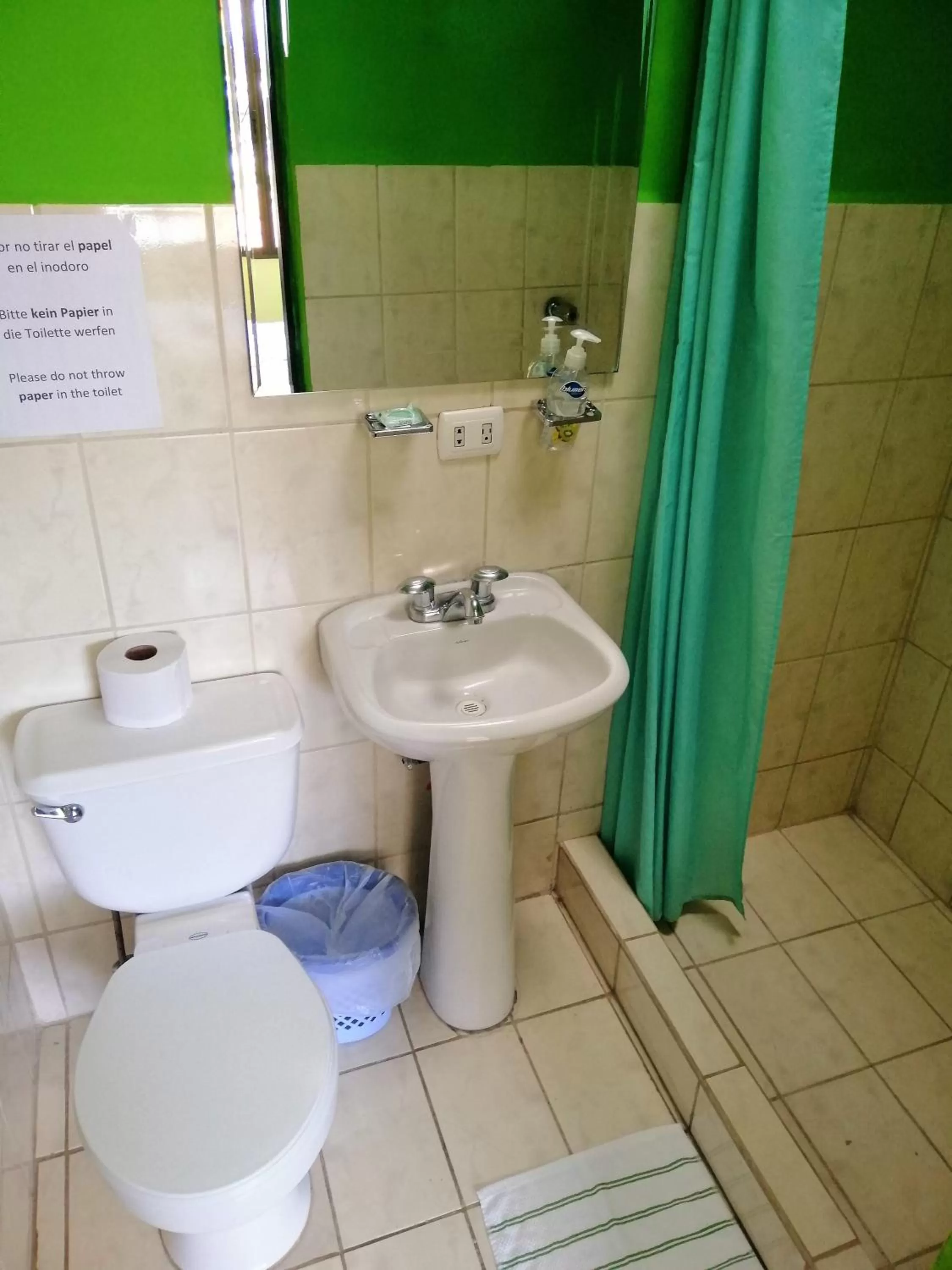 Bathroom in Casa Leon Guesthouse