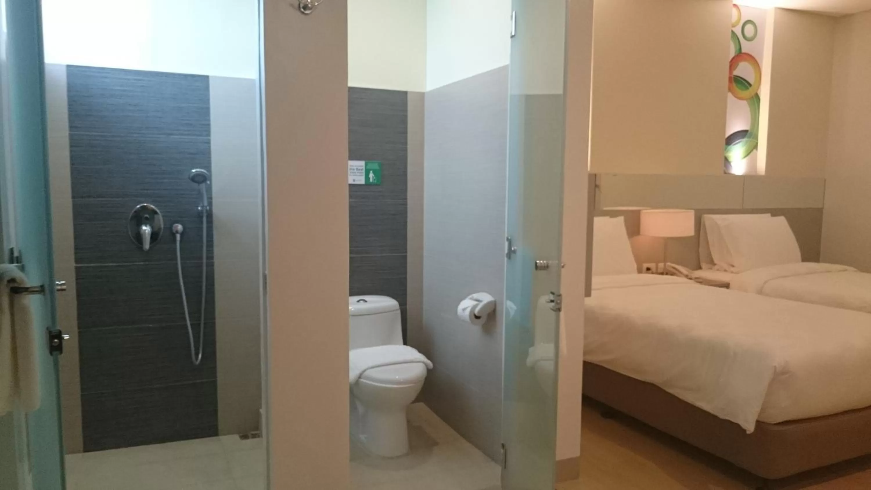 Bathroom, Bed in Go Hotels Butuan