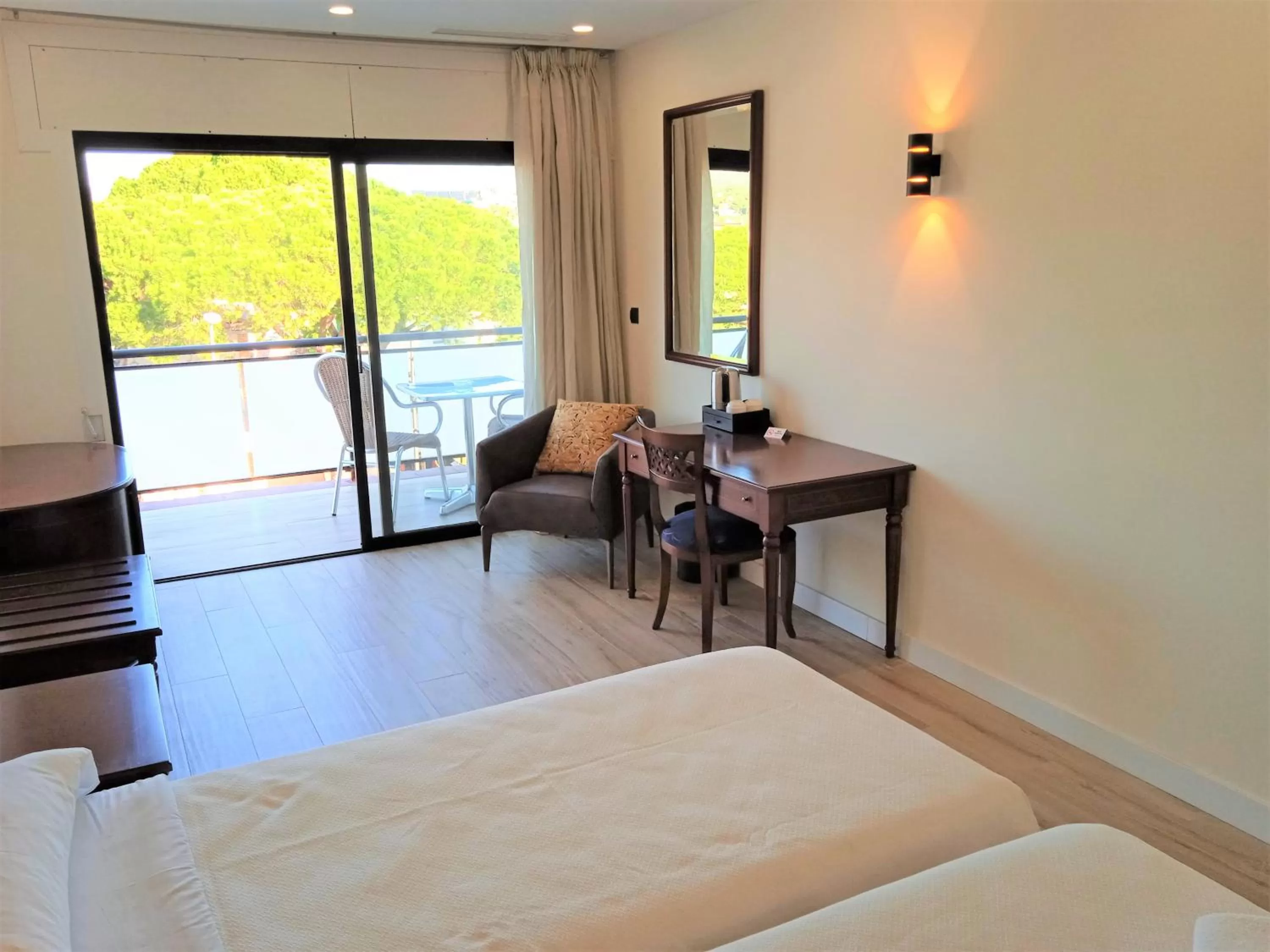 Photo of the whole room, Bed in Hotel 153