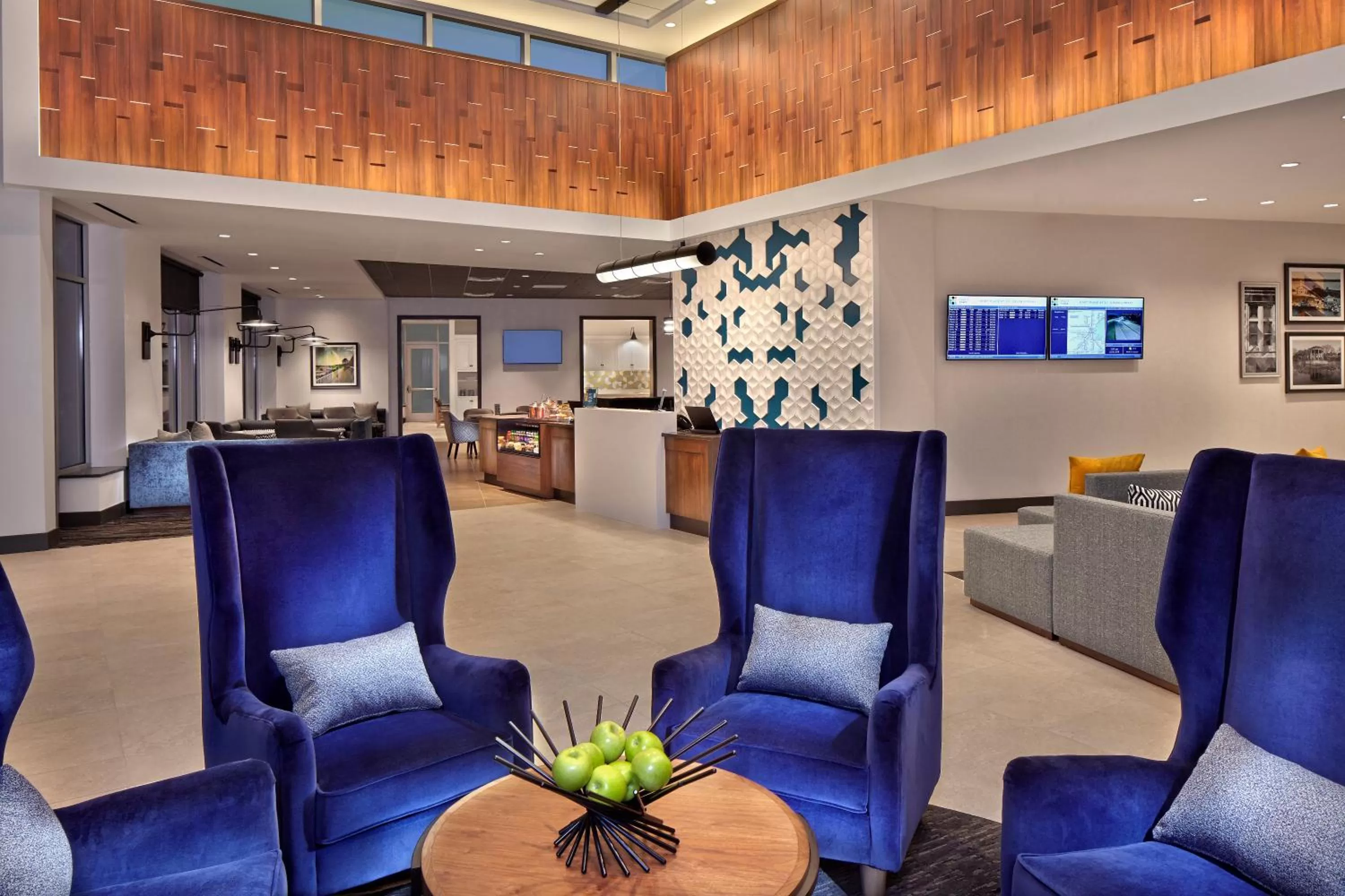 Lobby or reception in Hyatt Place Warwick/Providence Airport