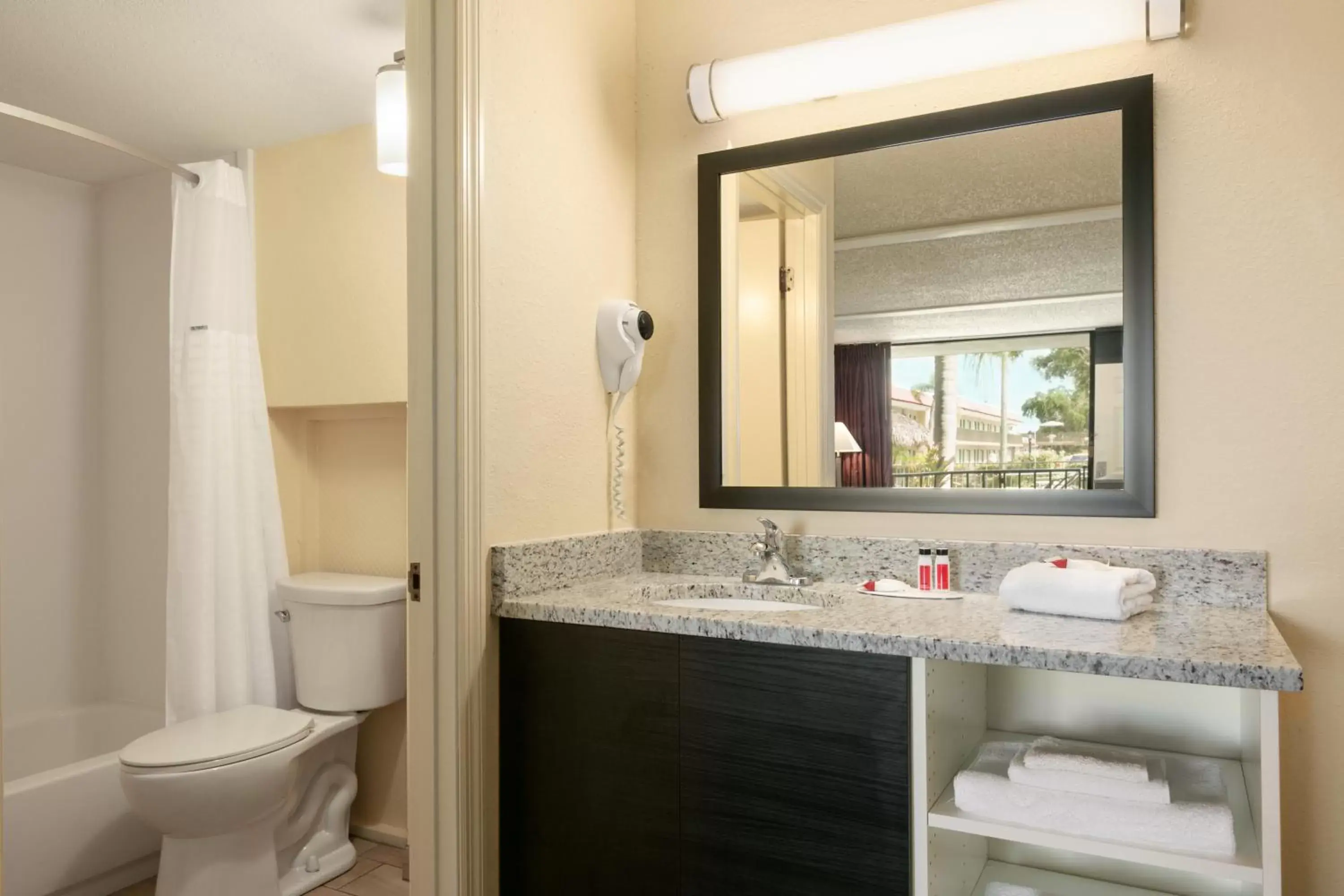 Double Room -Mobility Access with Roll in Shower - Non-Smoking in Days Inn by Wyndham Clearwater/Central Double Room -Mobility Access with Roll in Shower - Non-Smoking in Days Inn by Wyndham Clearwater/Central