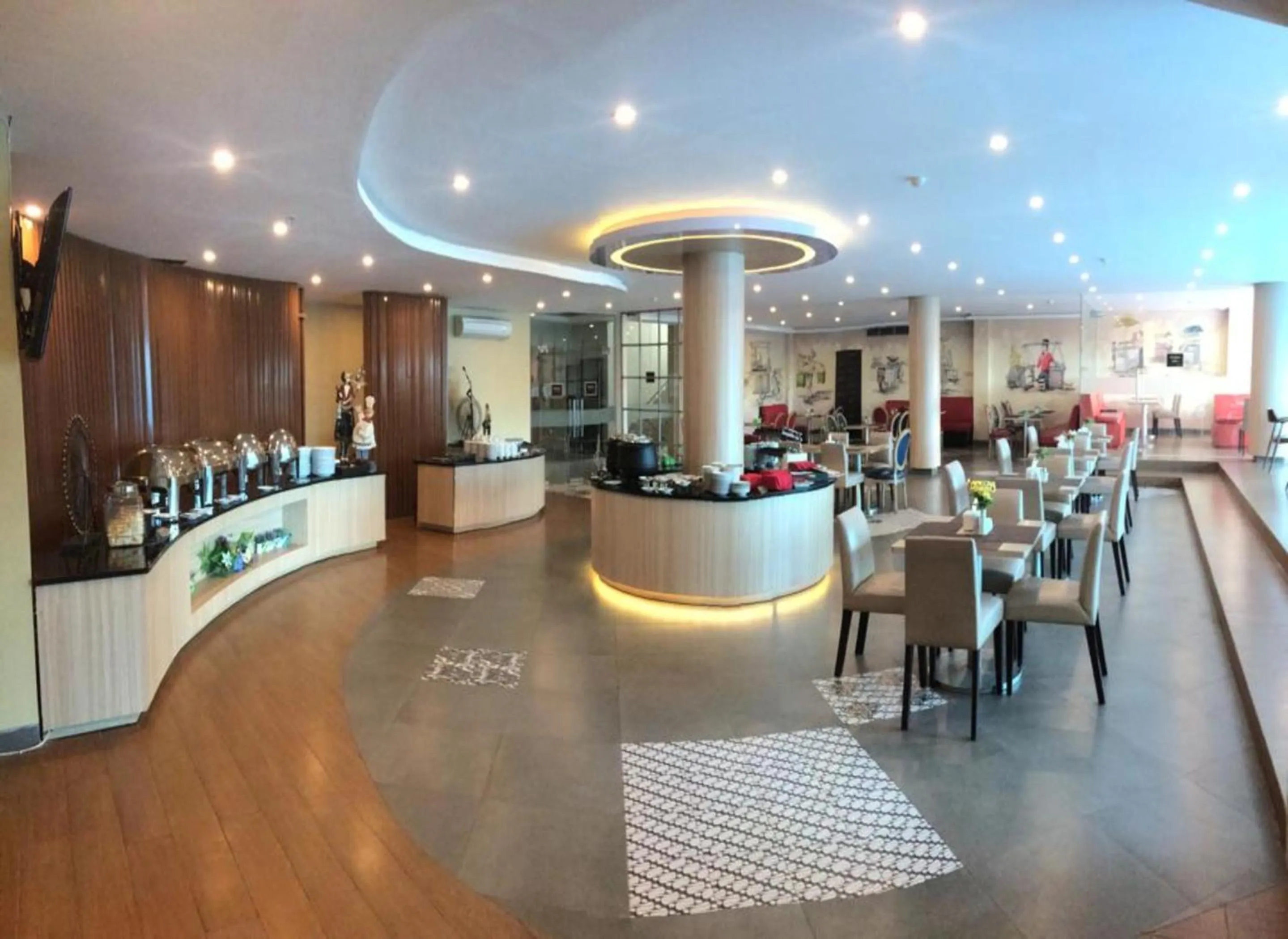 Restaurant/places to eat in Hotel MJ