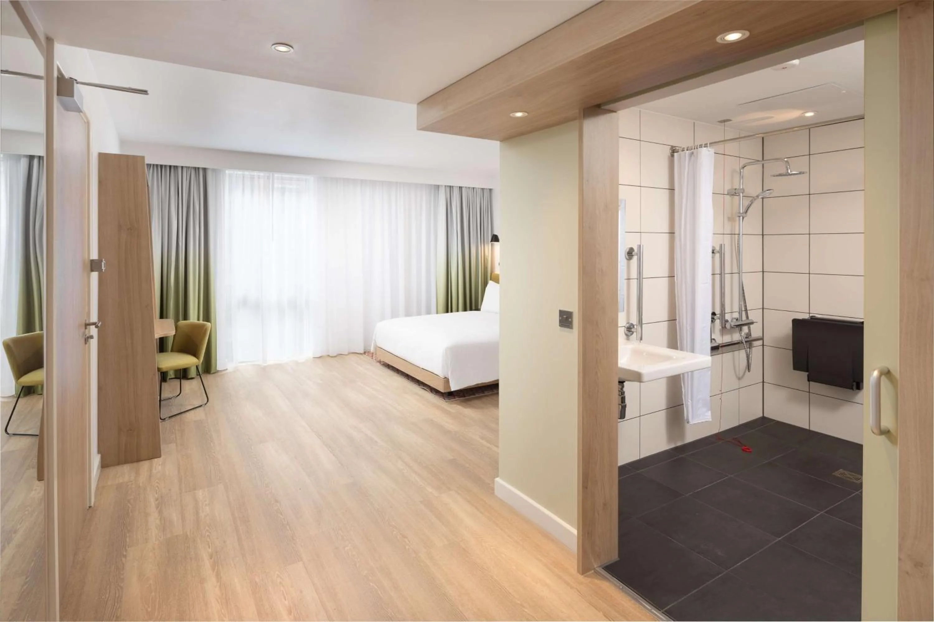 Bathroom, Bed in Hampton By Hilton Rochdale