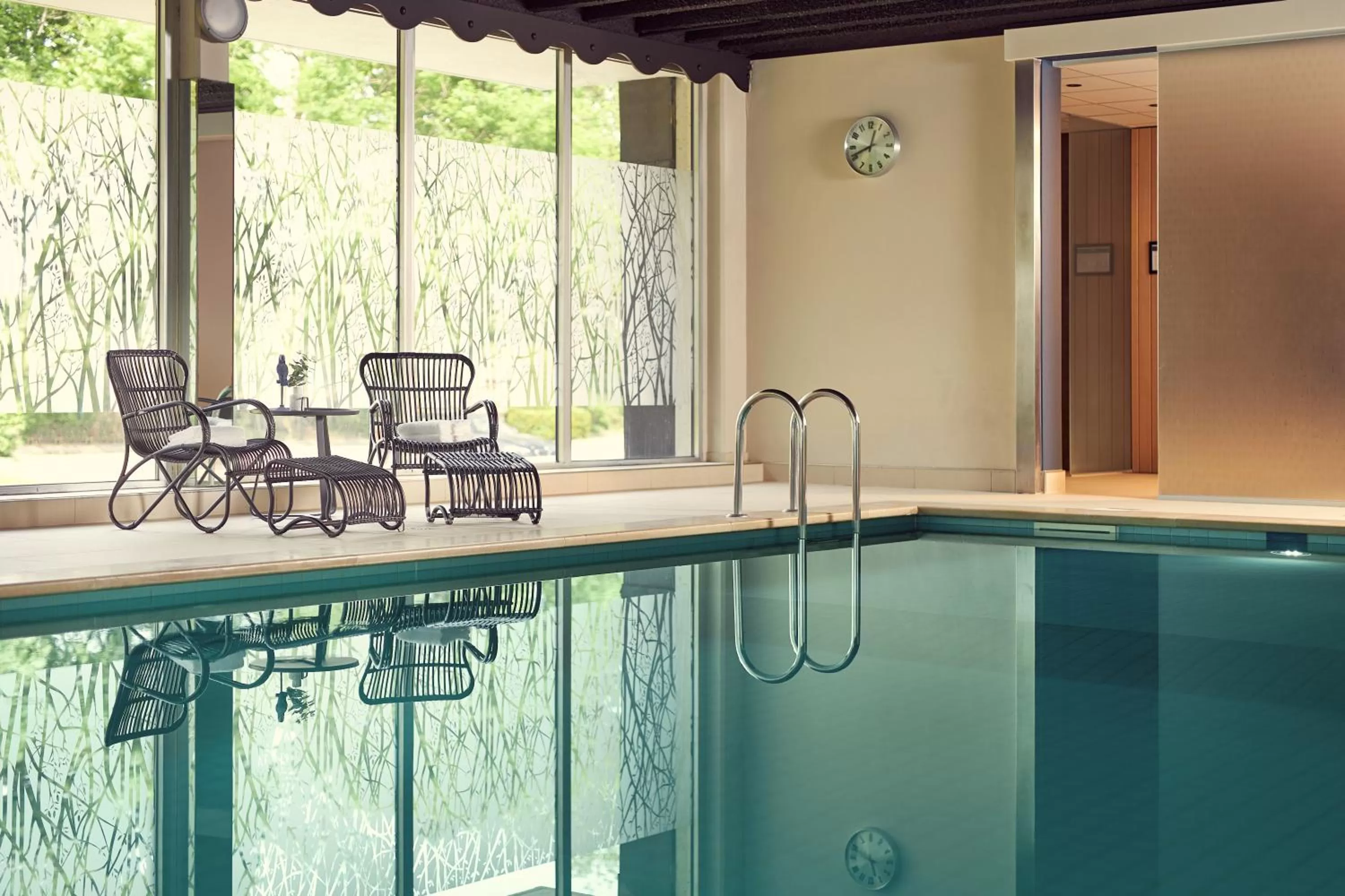 Swimming pool in Van der Valk Hotel Antwerpen