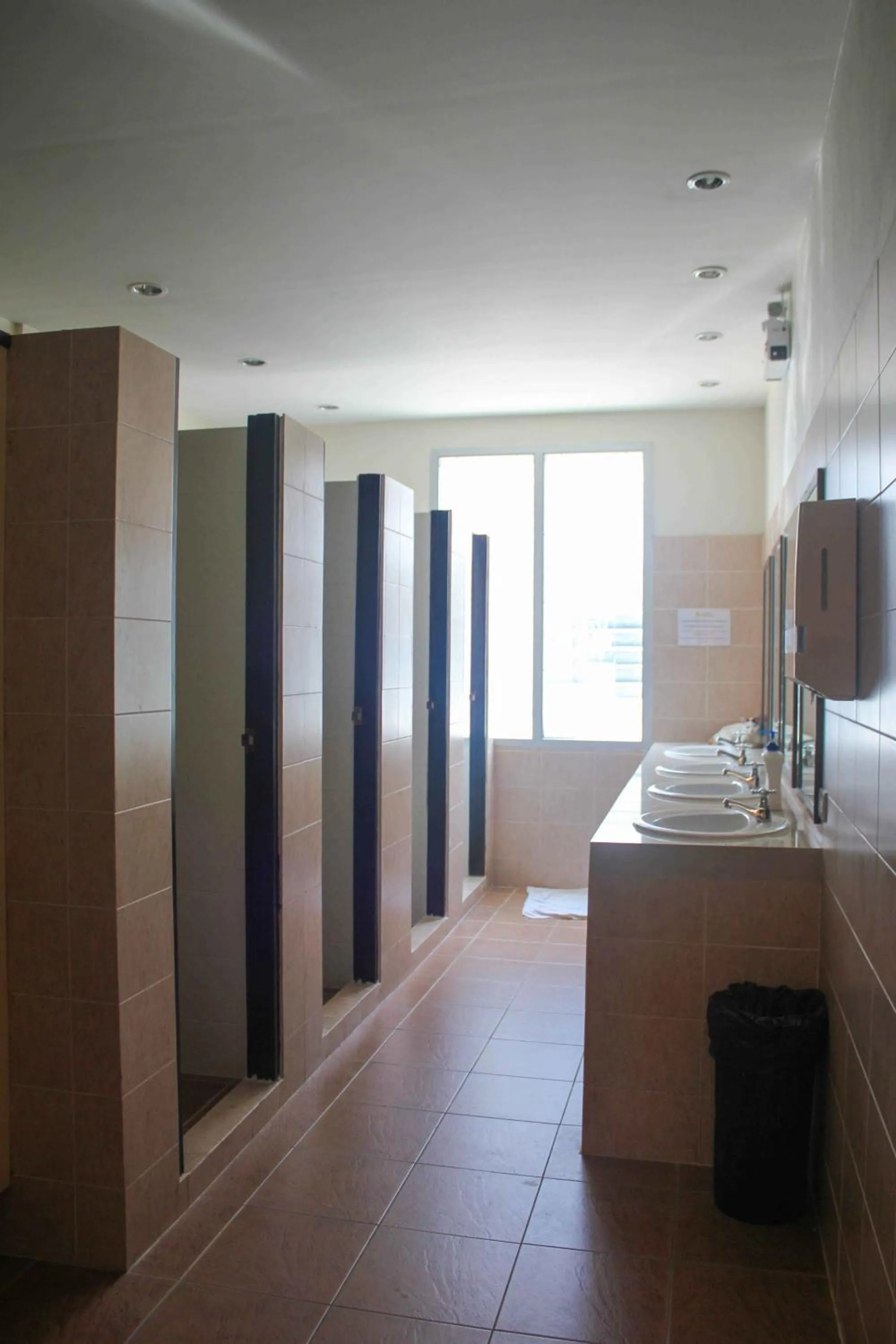 Toilet in Lub Sbuy Hostel