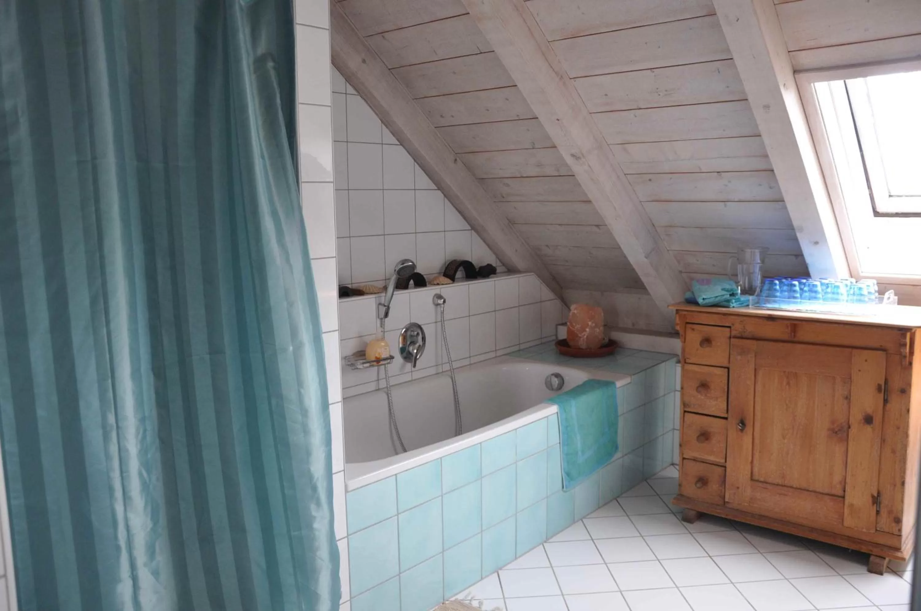 Bathroom, Kitchen/Kitchenette in Bed and Breakfast Bavaria München