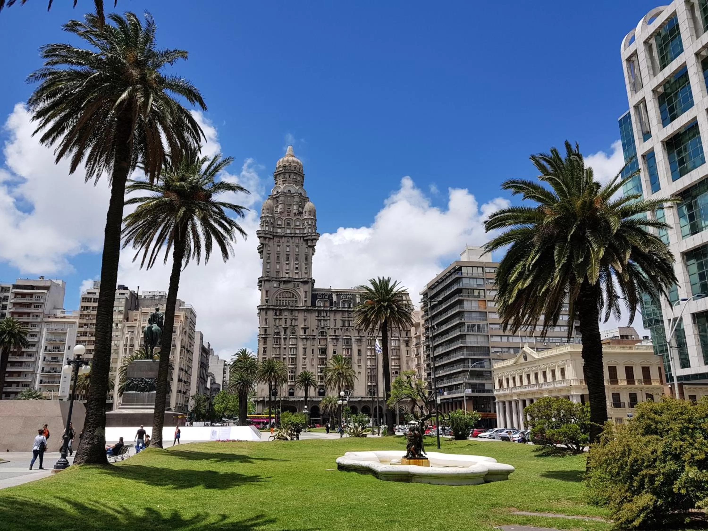 Nearby landmark in Smart Hotel Montevideo