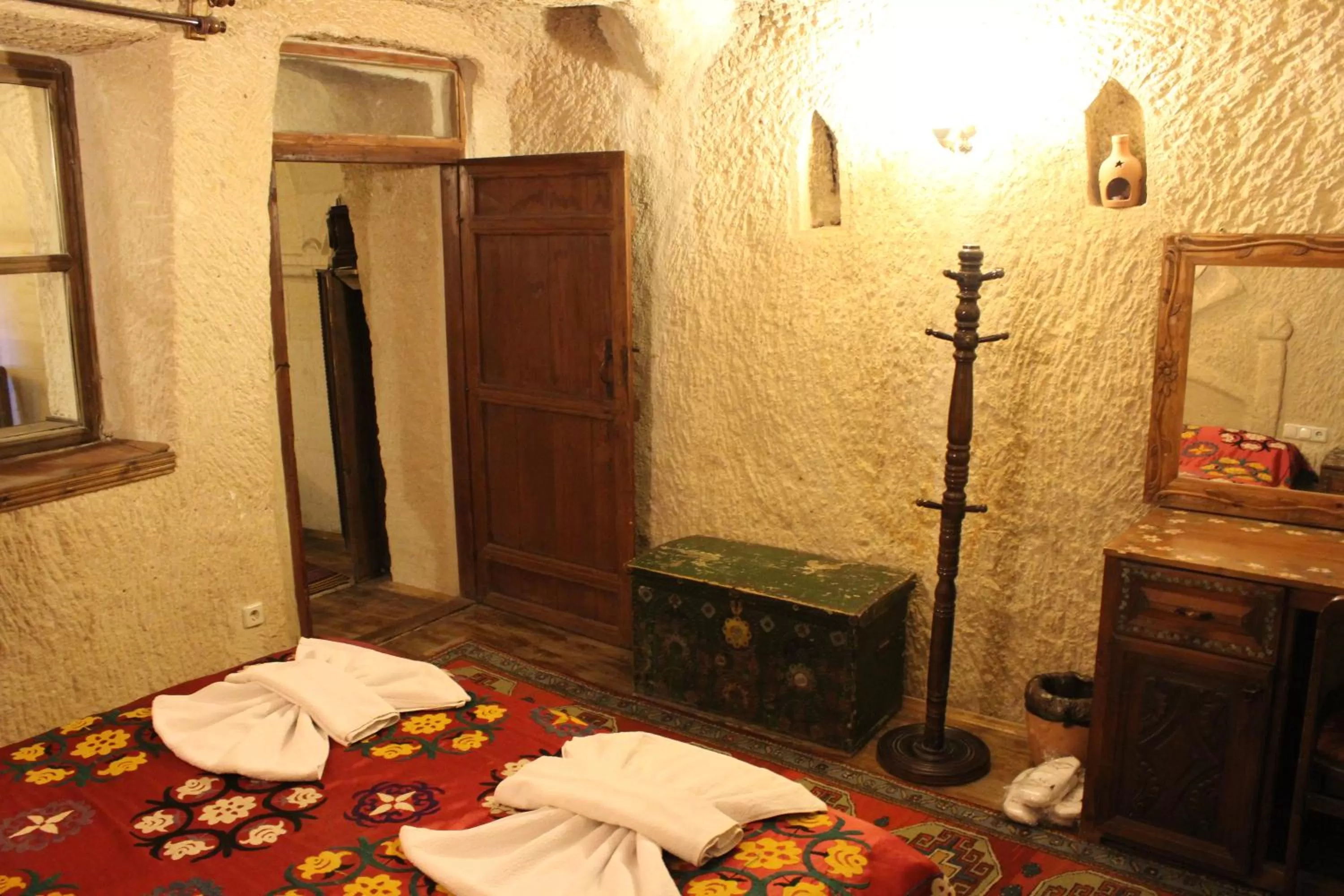 Decorative detail, Bed in Kismet Cave House
