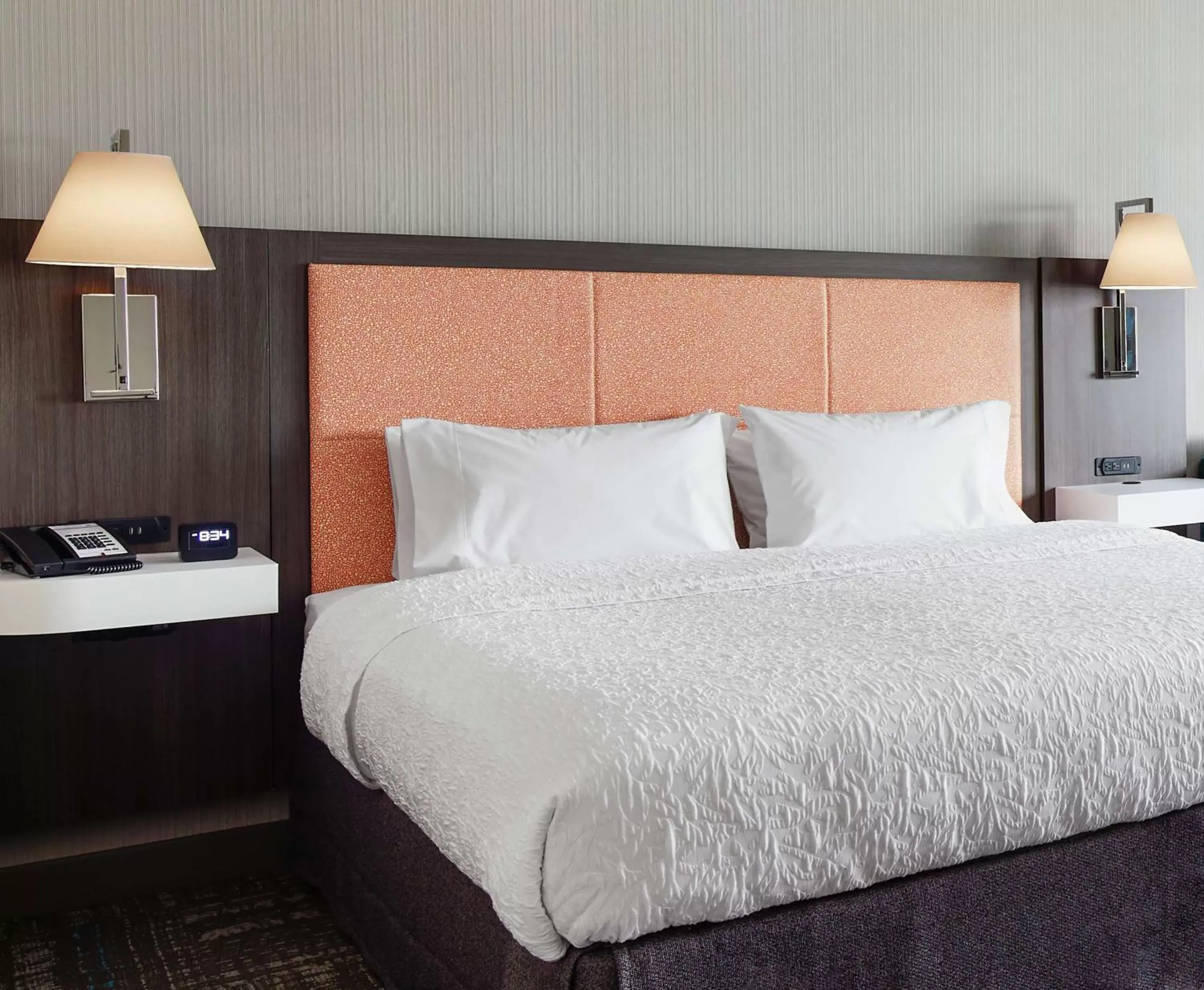 King Room - Mobility Accessible/Non-Smoking in Hampton Inn & Suites Chicago/Waukegan King Room - Mobility Accessible/Non-Smoking in Hampton Inn & Suites Chicago/Waukegan