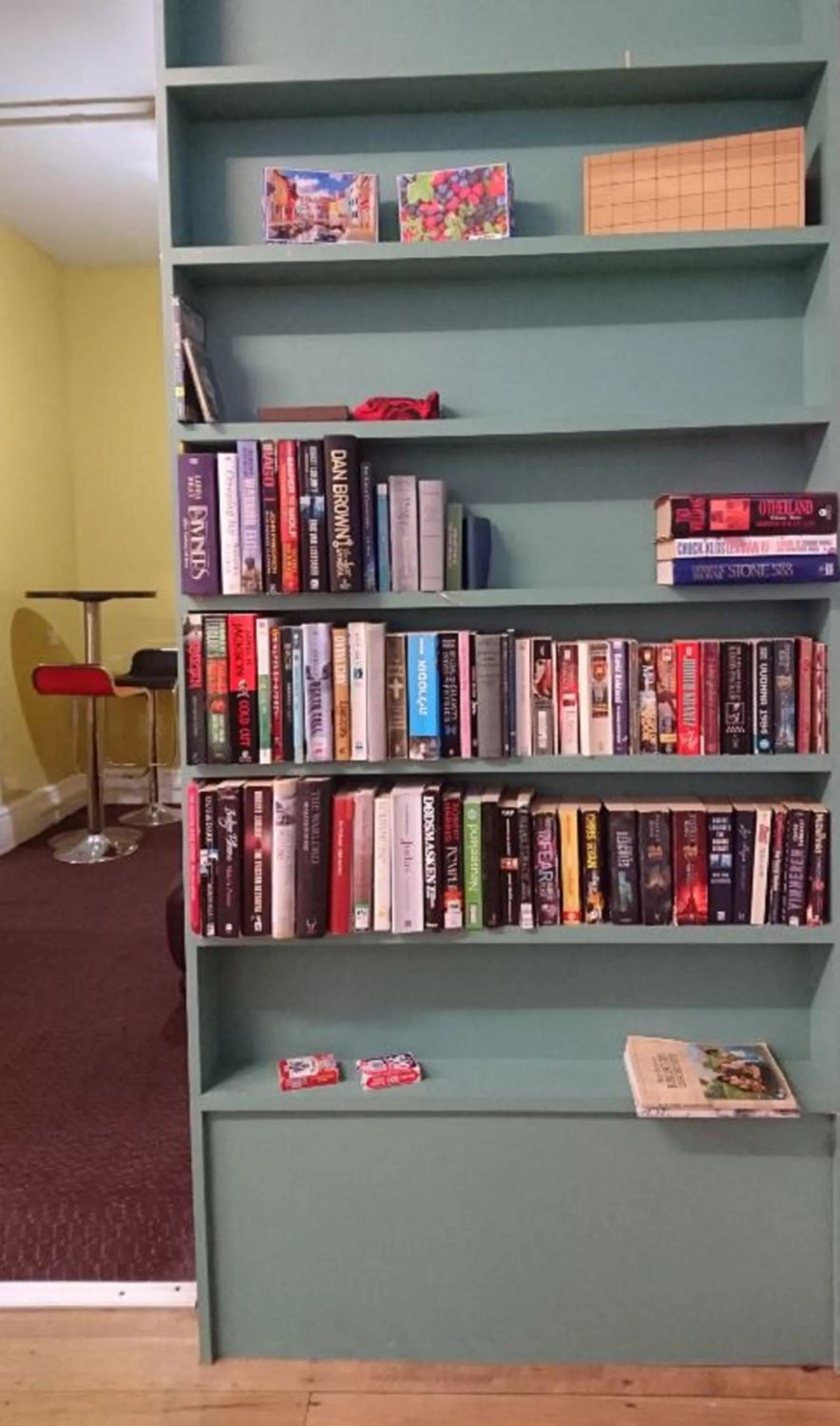 Seating area in Backpackers Imperial Hotel