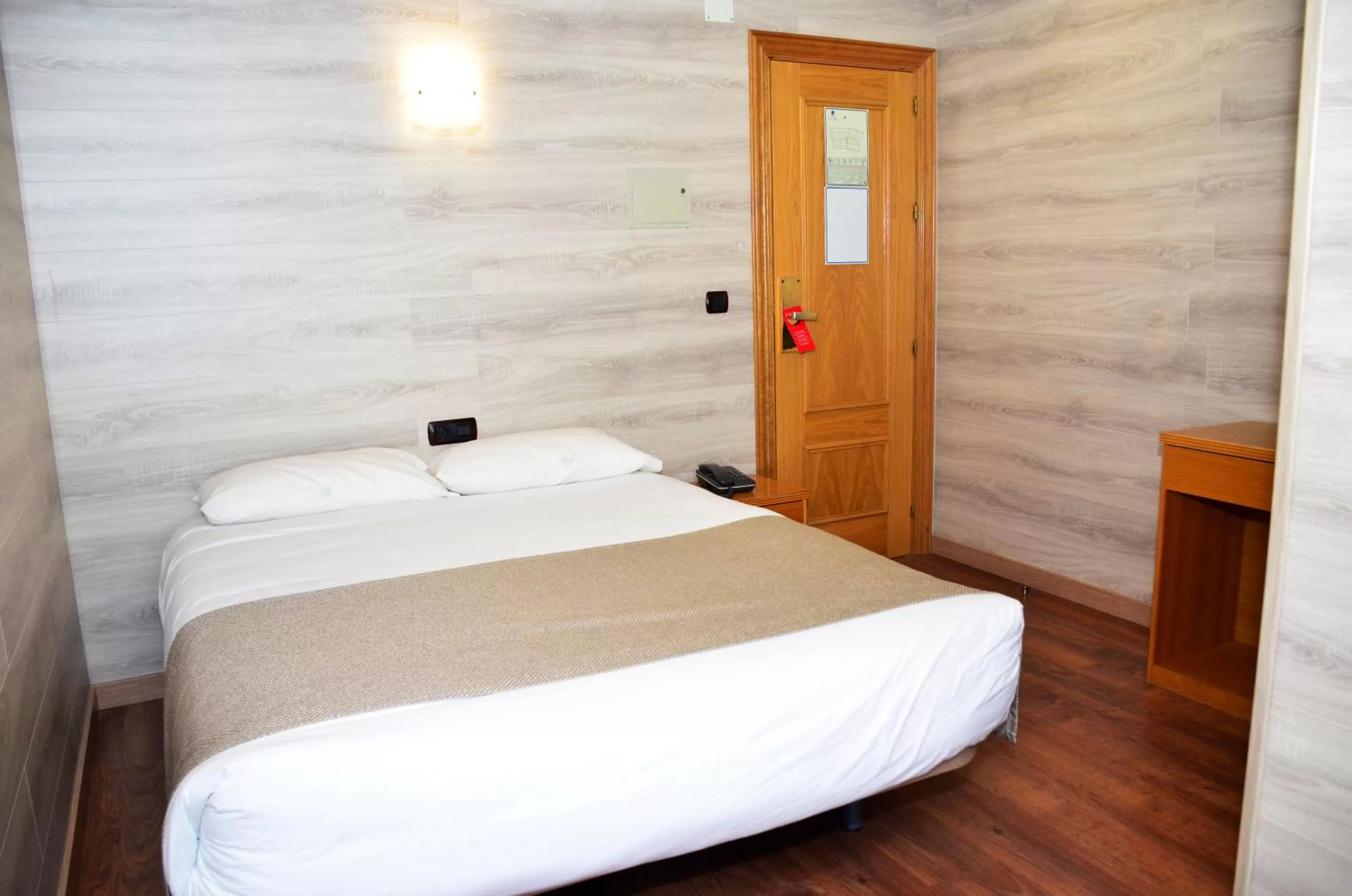 Bedroom, Bed in Cal Ruiz