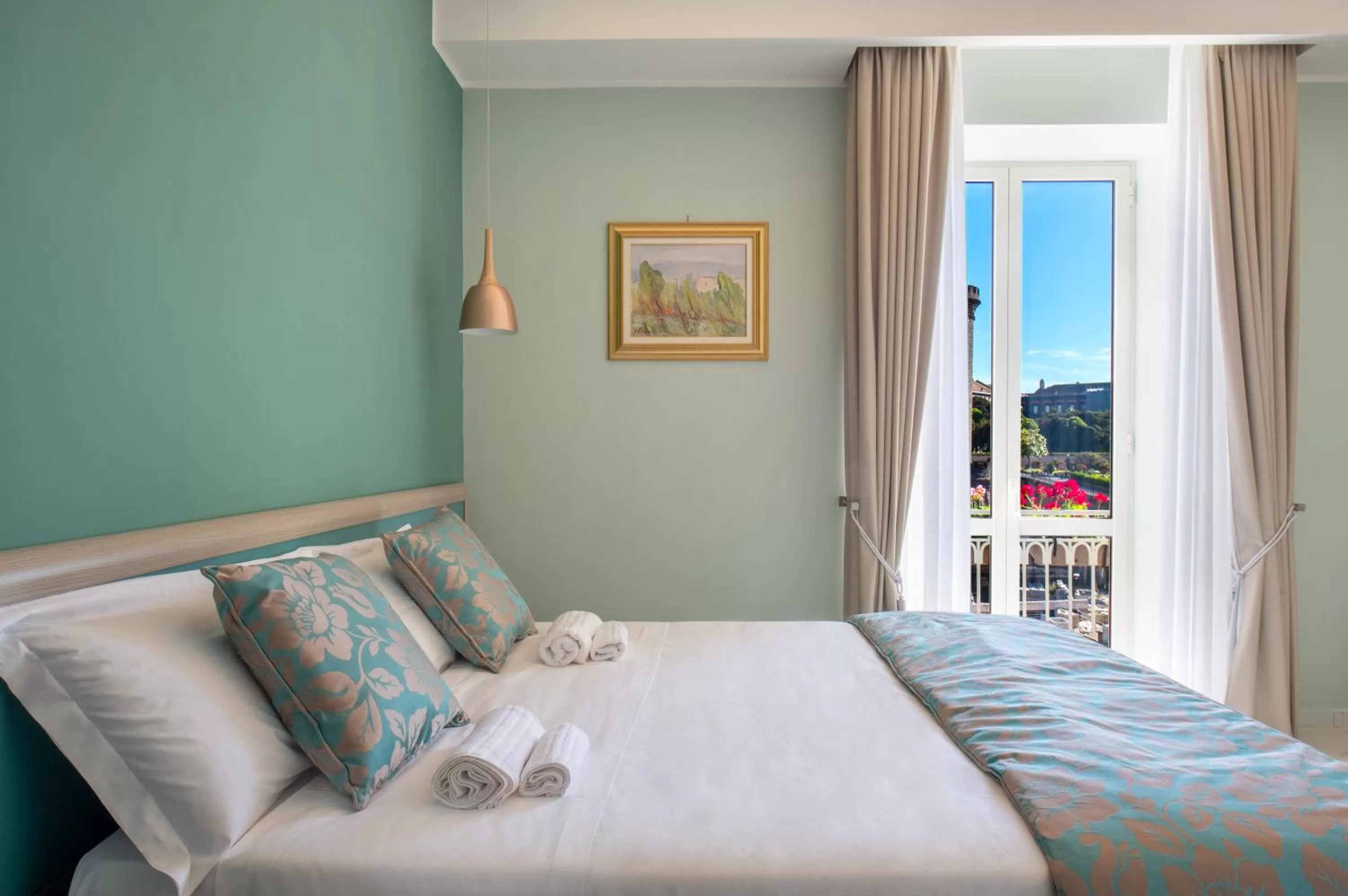 Nearby landmark, Bed in MAIN - Municipio