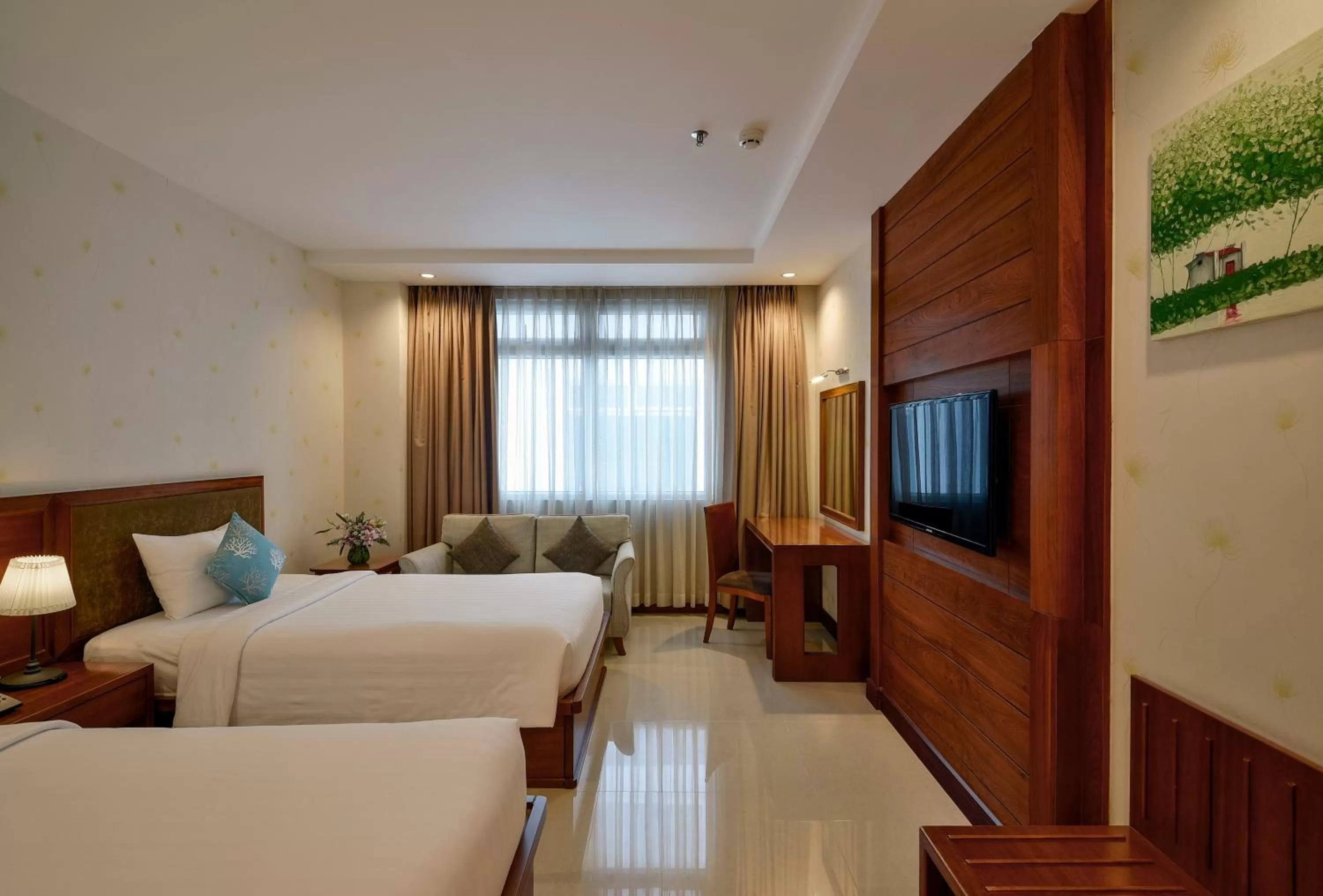 Photo of the whole room, Bed in Aquari Hotel