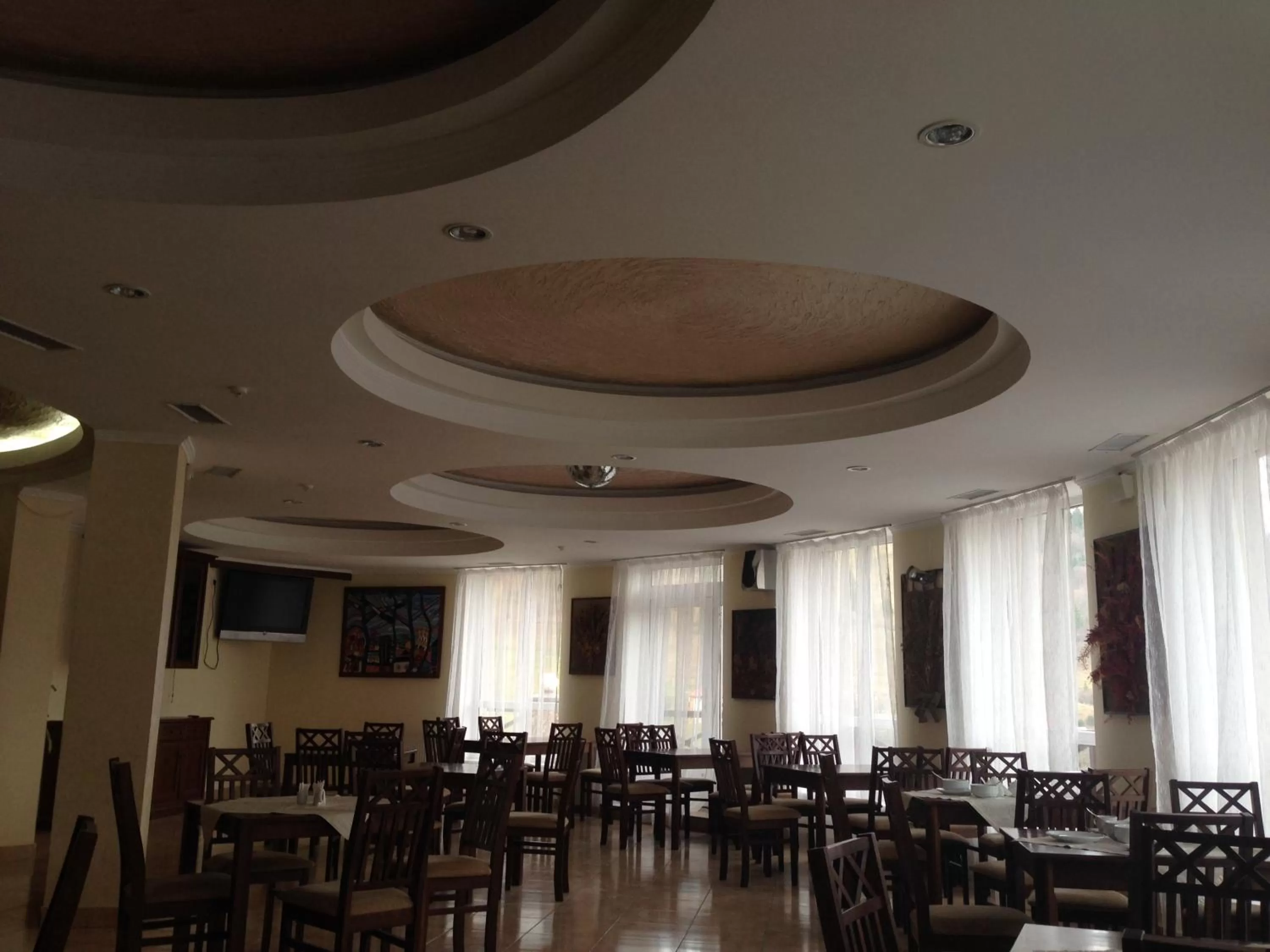 Restaurant/places to eat in Terem