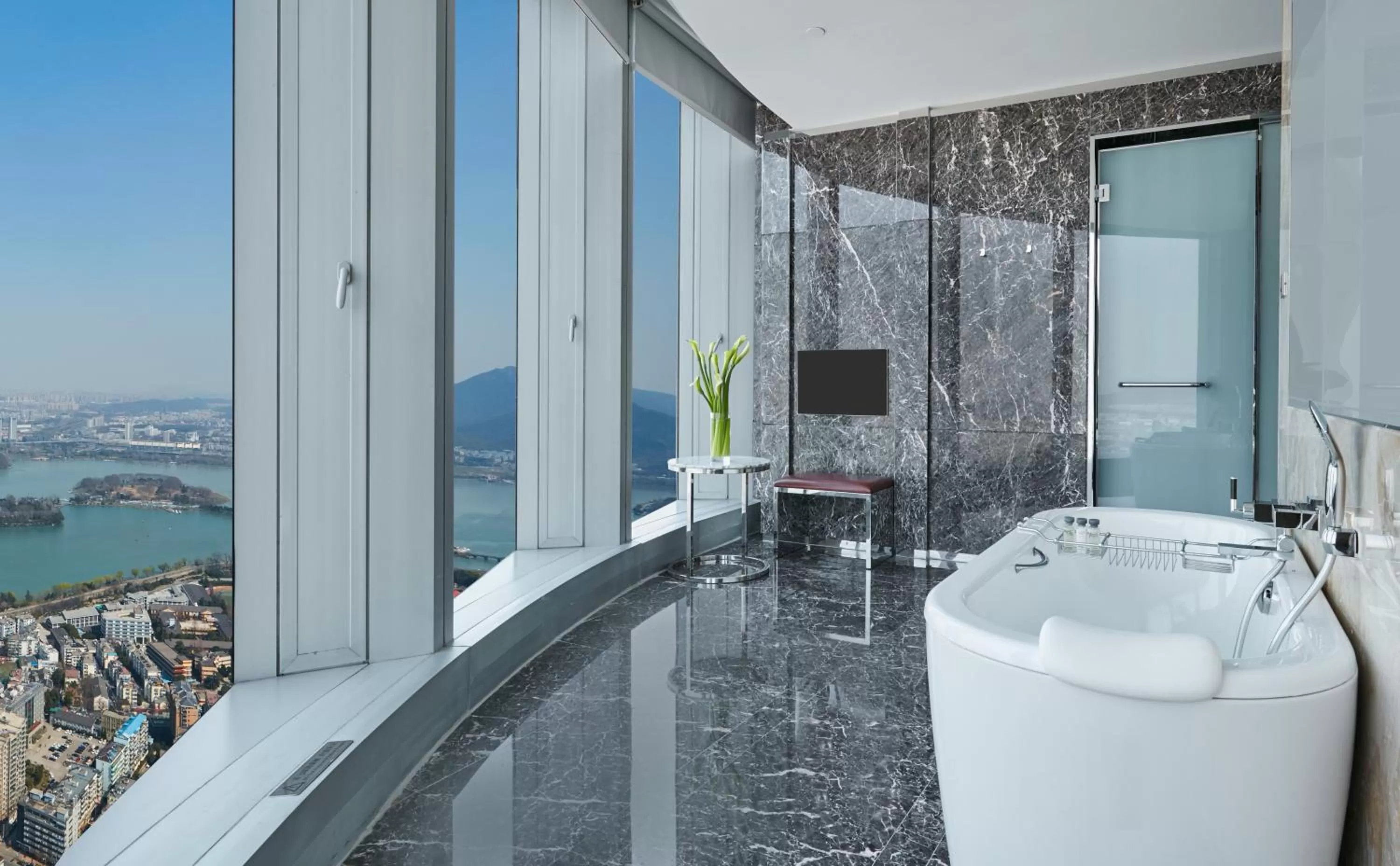 Photo of the whole room in InterContinental Nanjing by IHG