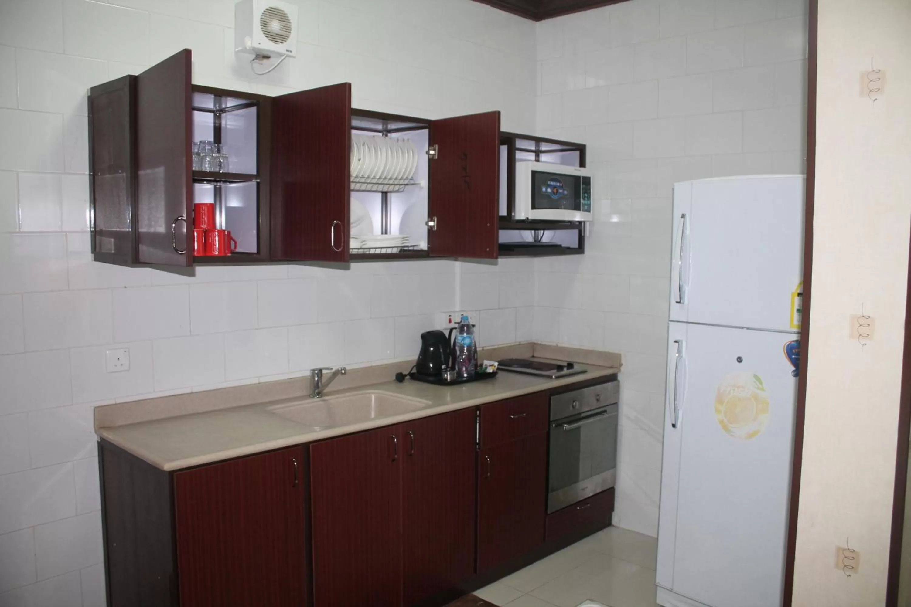 Coffee/tea facilities, Kitchen/Kitchenette in DIWAN ALASEEL ALRAQI
