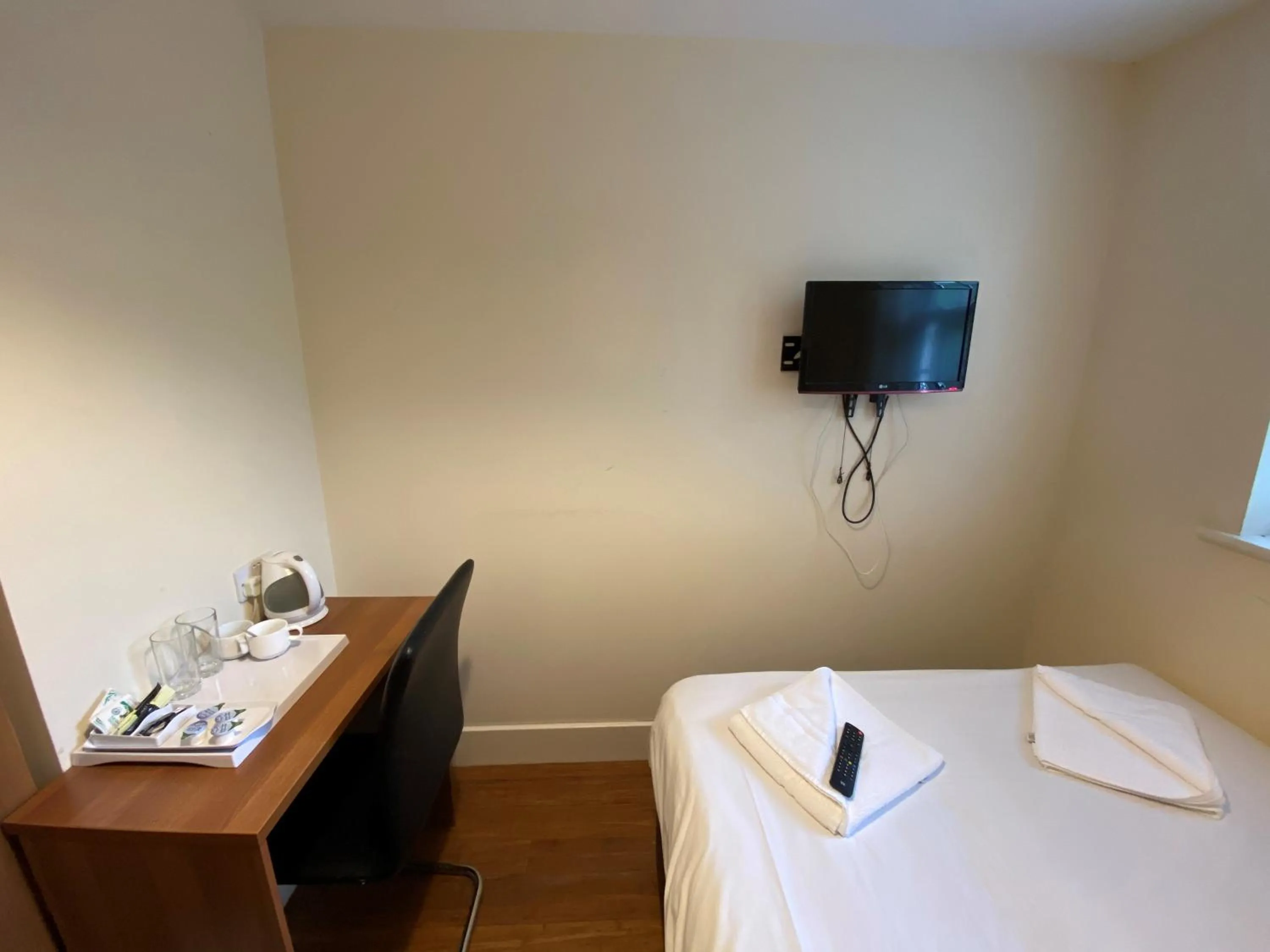 Bed in Wendover Arms Hotel