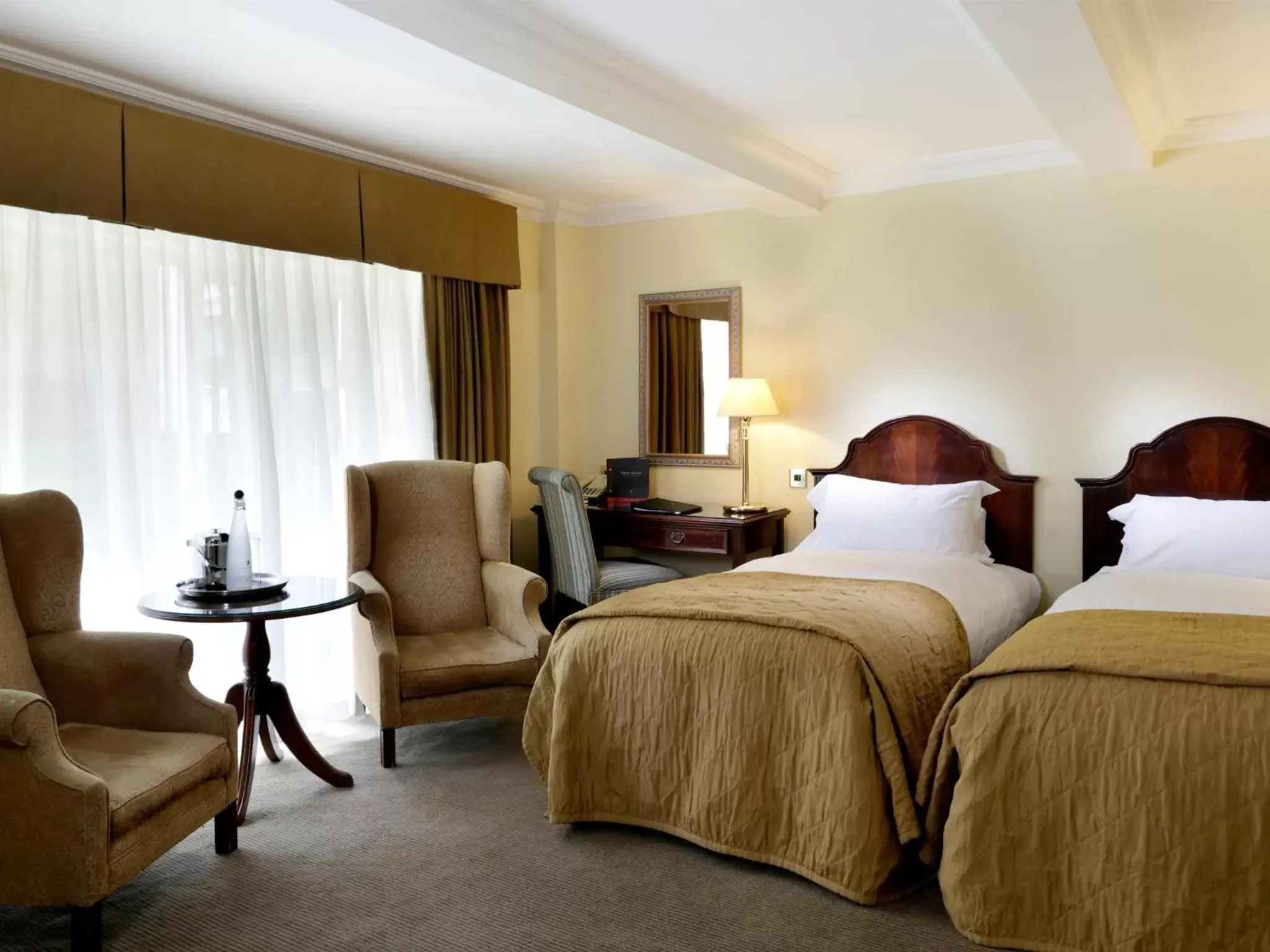 Standard Twin Room in Macdonald Alveston Manor Hotel & Spa Standard Twin Room in Macdonald Alveston Manor Hotel & Spa