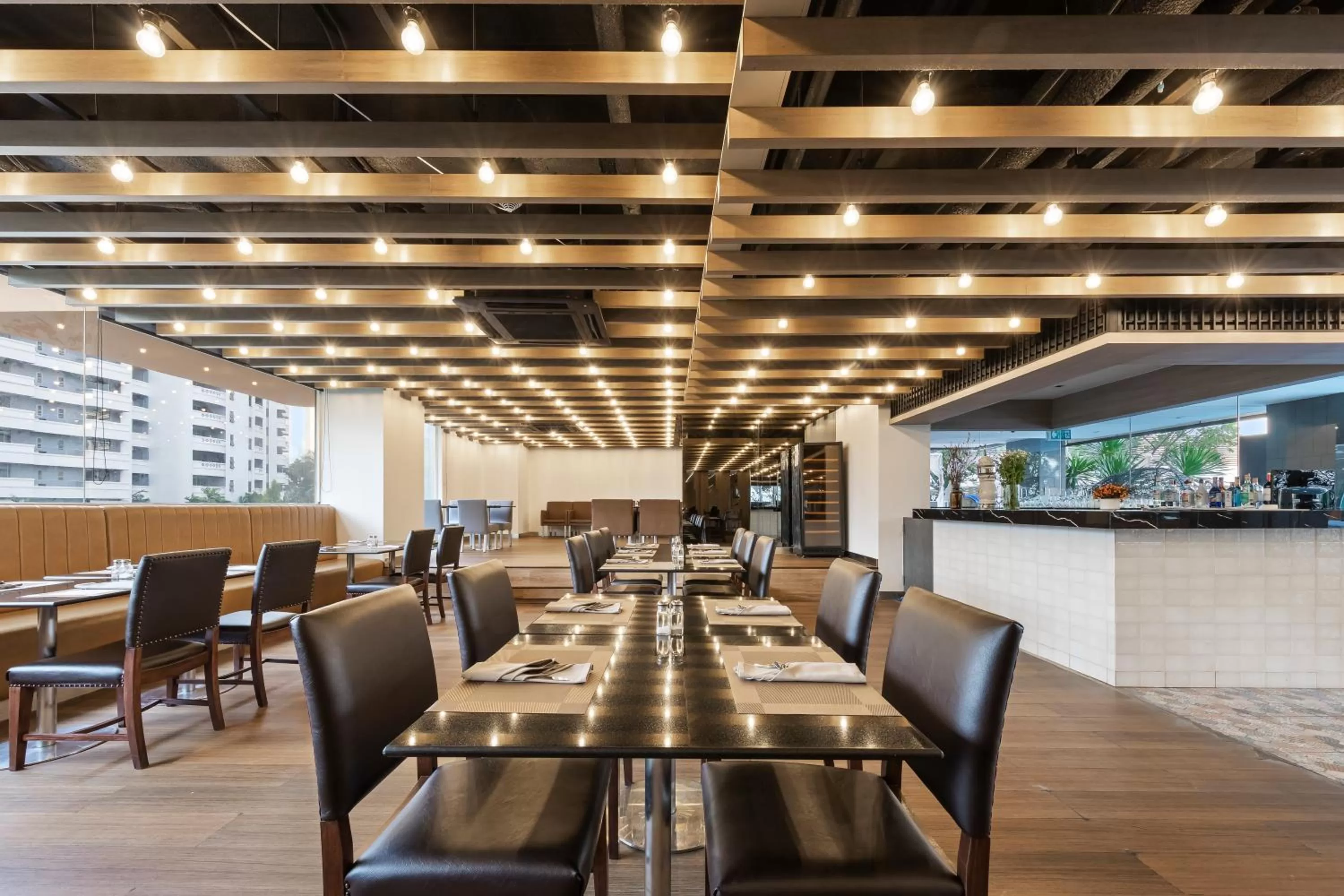 Restaurant/places to eat in Golden Tulip Mandison Suites