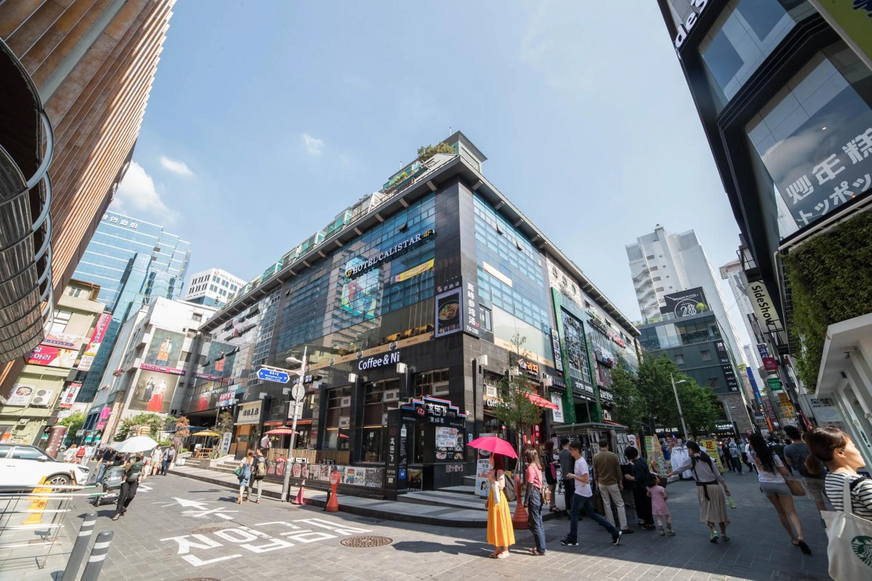 Facade/entrance in Calistar Hotel