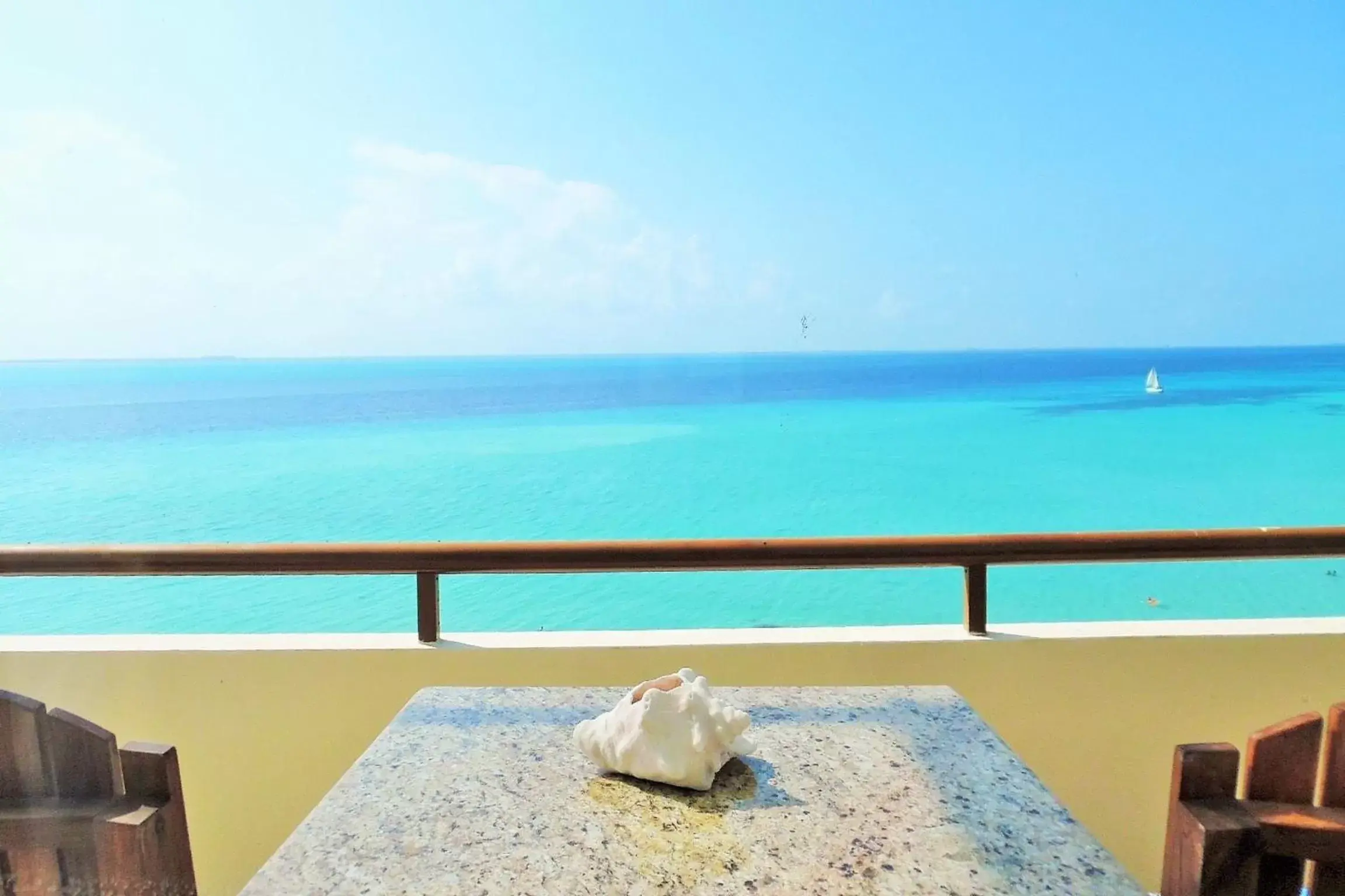 One-Bedroom Suite Beachfront in Ixchel Beach Hotel One-Bedroom Suite Beachfront in Ixchel Beach Hotel