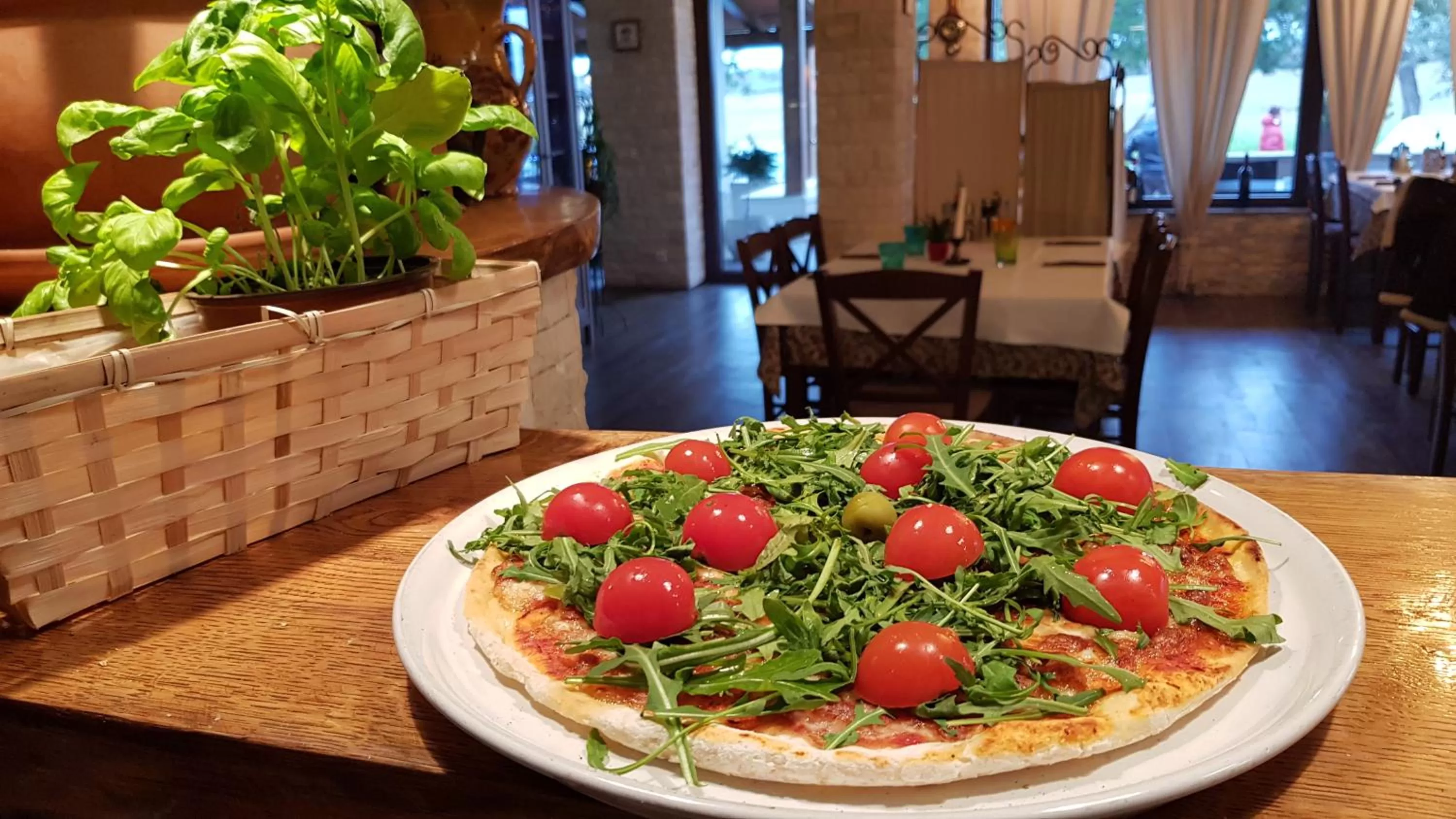 Restaurant/places to eat in Boutique Rooms Luna