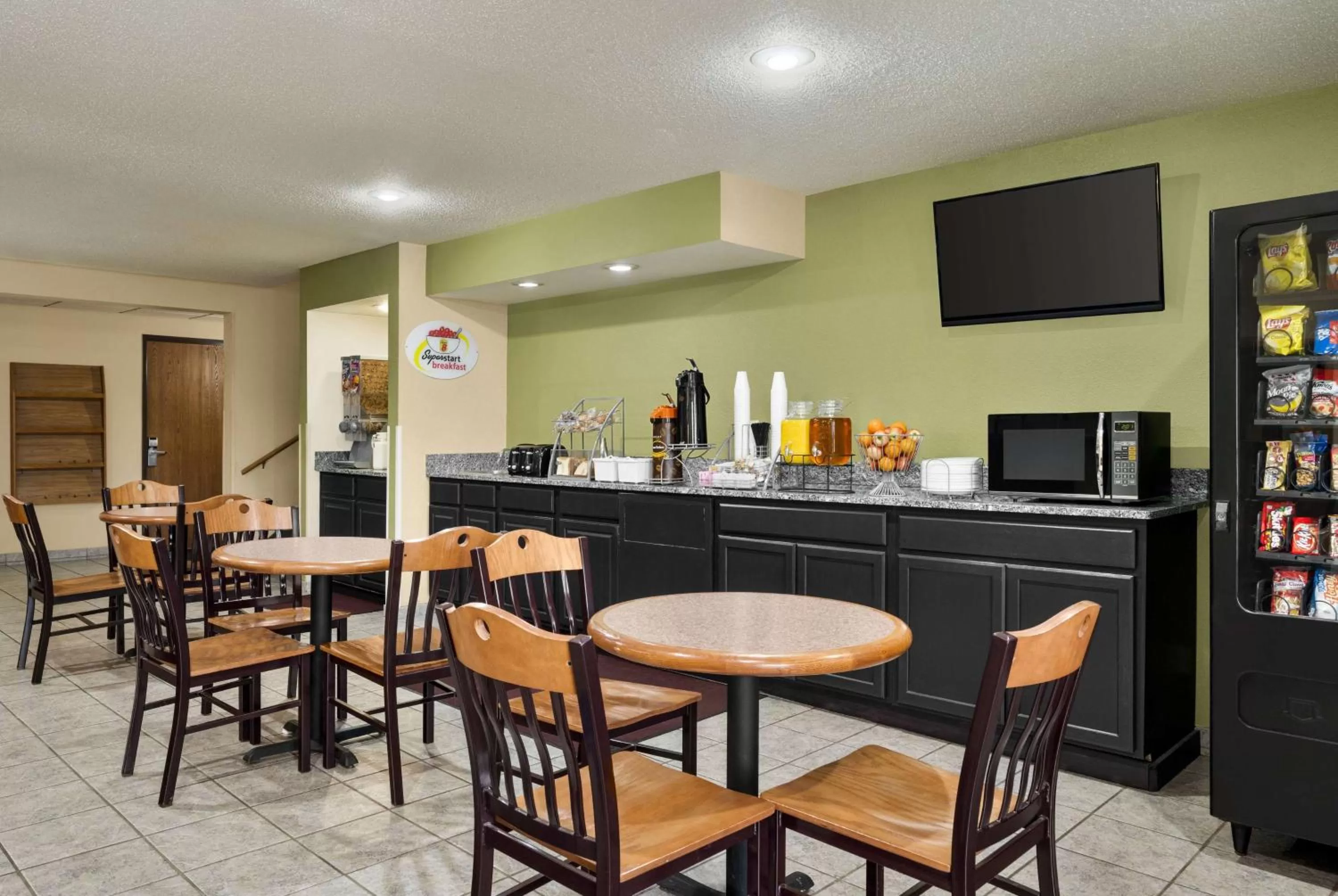 Breakfast in Super 8 by Wyndham Maysville KY