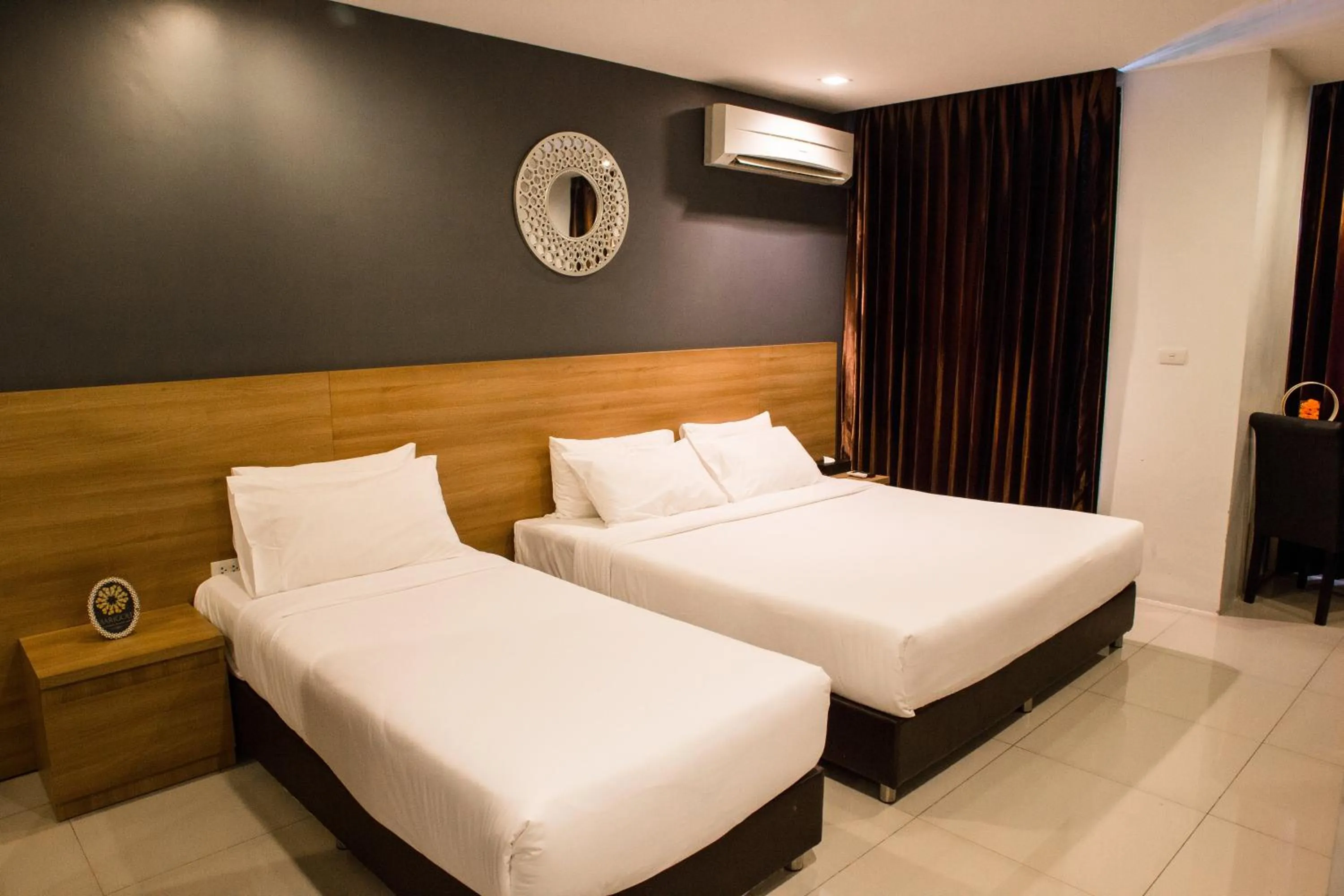 Bed in Marigold Sukhumvit - Free Shuttle to BTS Bearing Station