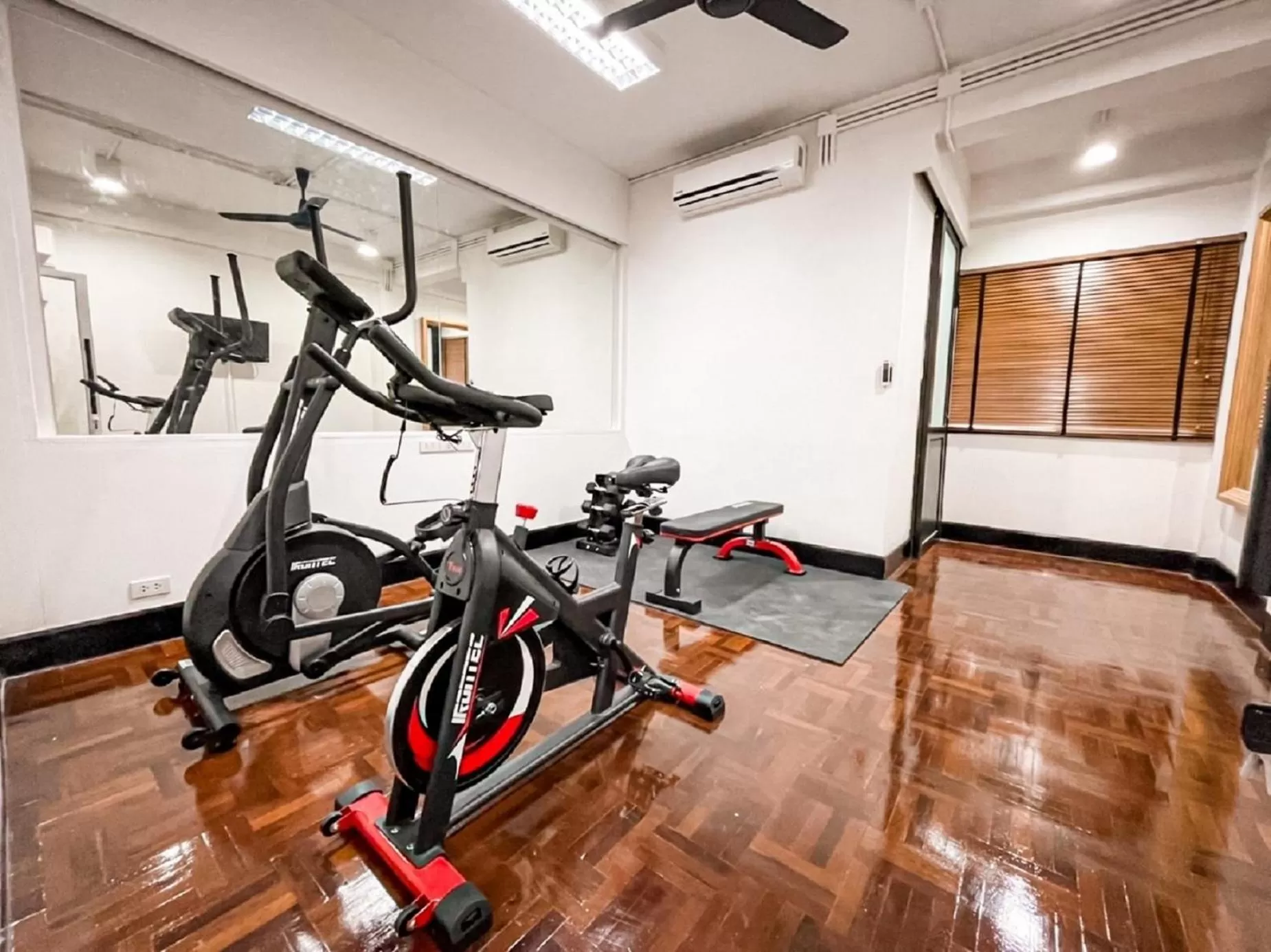 Fitness centre/facilities in 99 The Gallery Hotel