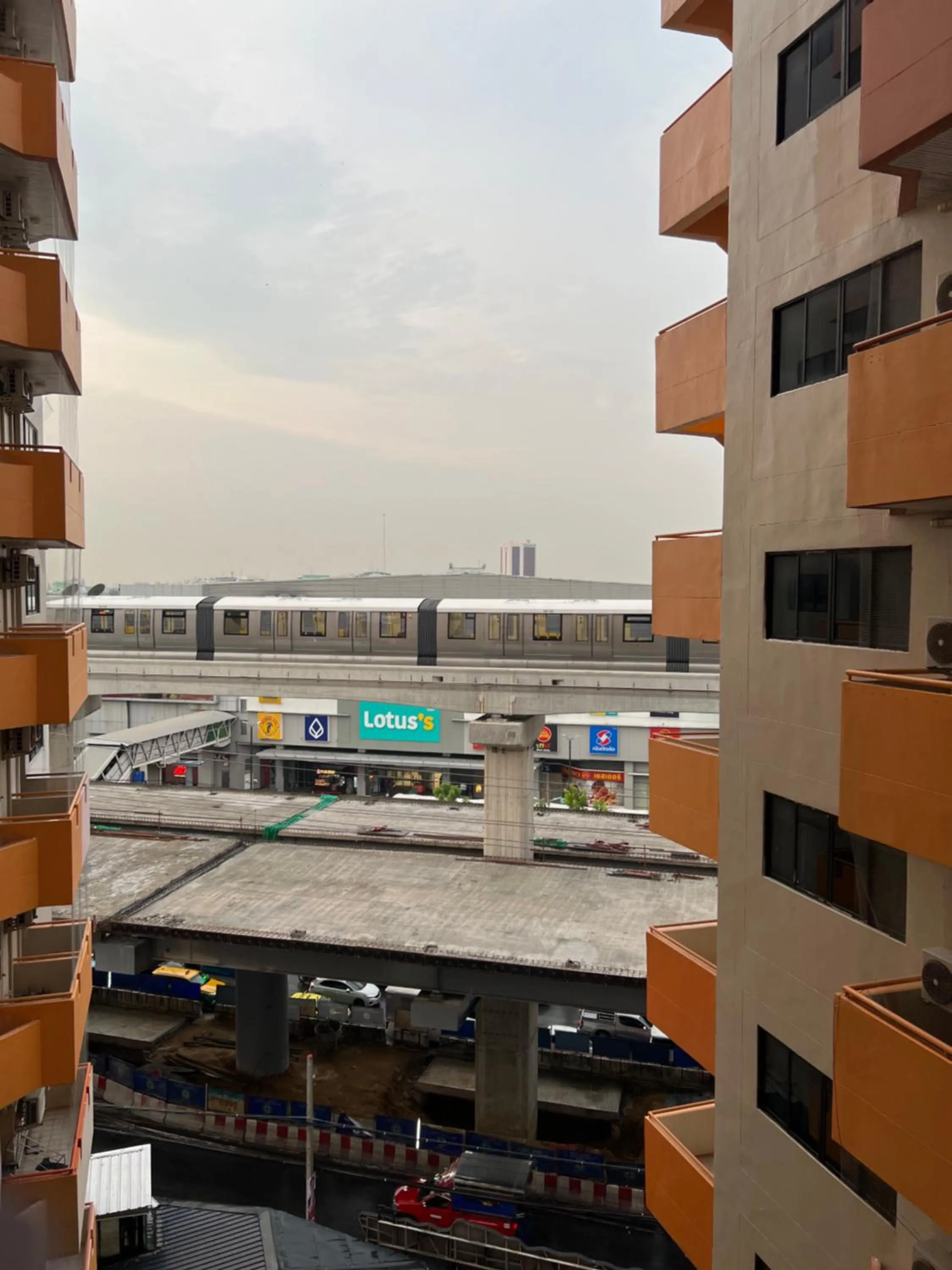 Day in Mall Suites Hotel