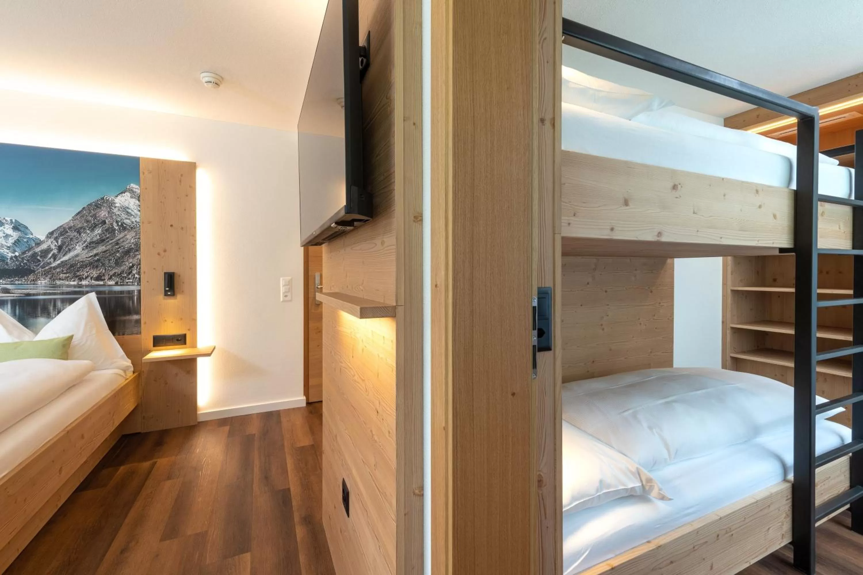 Photo of the whole room, Bed in Randolins Familienresort