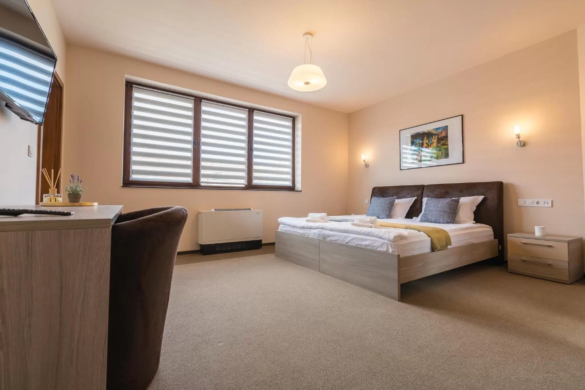 Bed in Pensiunea Select Central