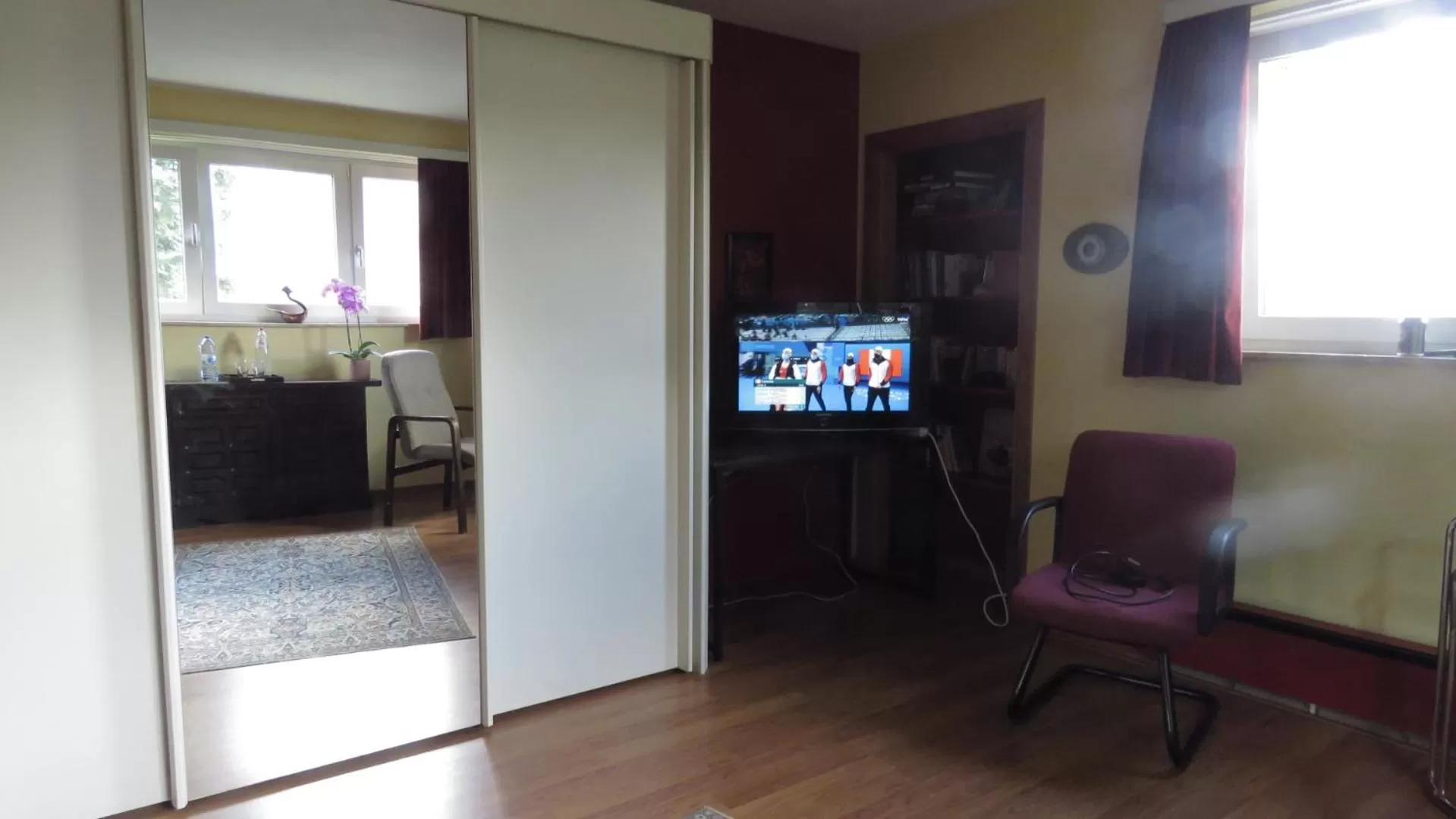 TV and multimedia, TV/Entertainment Center in Prince d'Orange Bed & Breakfast