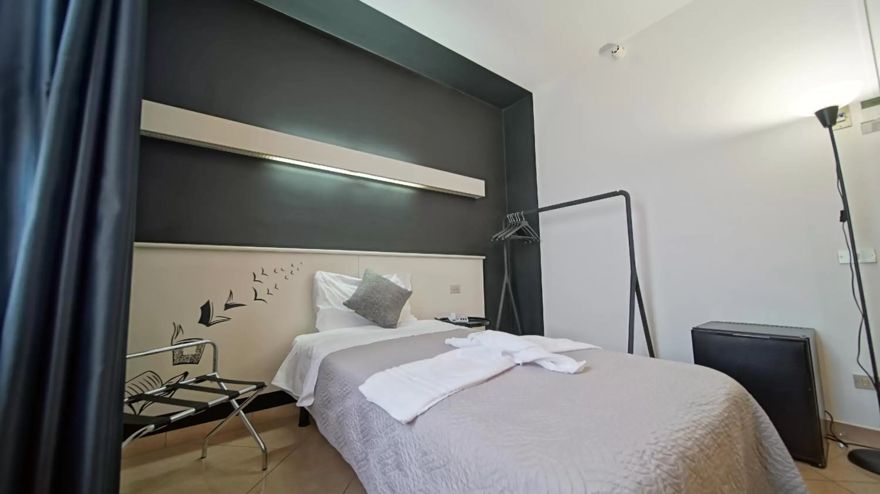 Single Room with Private Bathroom in Hotel Nuovo Sole HNS Single Room with Private Bathroom in Hotel Nuovo Sole HNS
