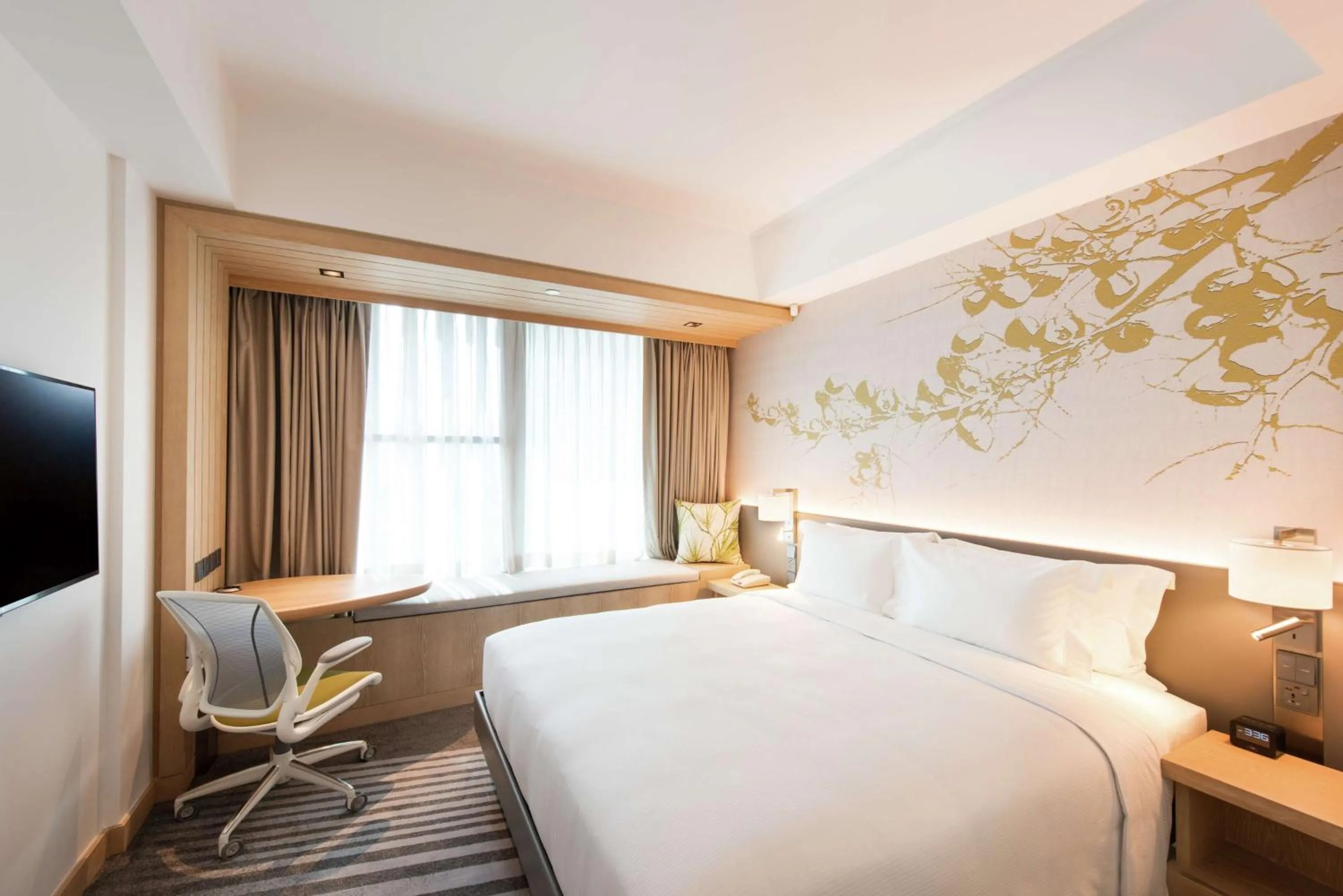 Bedroom, Bed in Hilton Garden Inn Singapore Serangoon