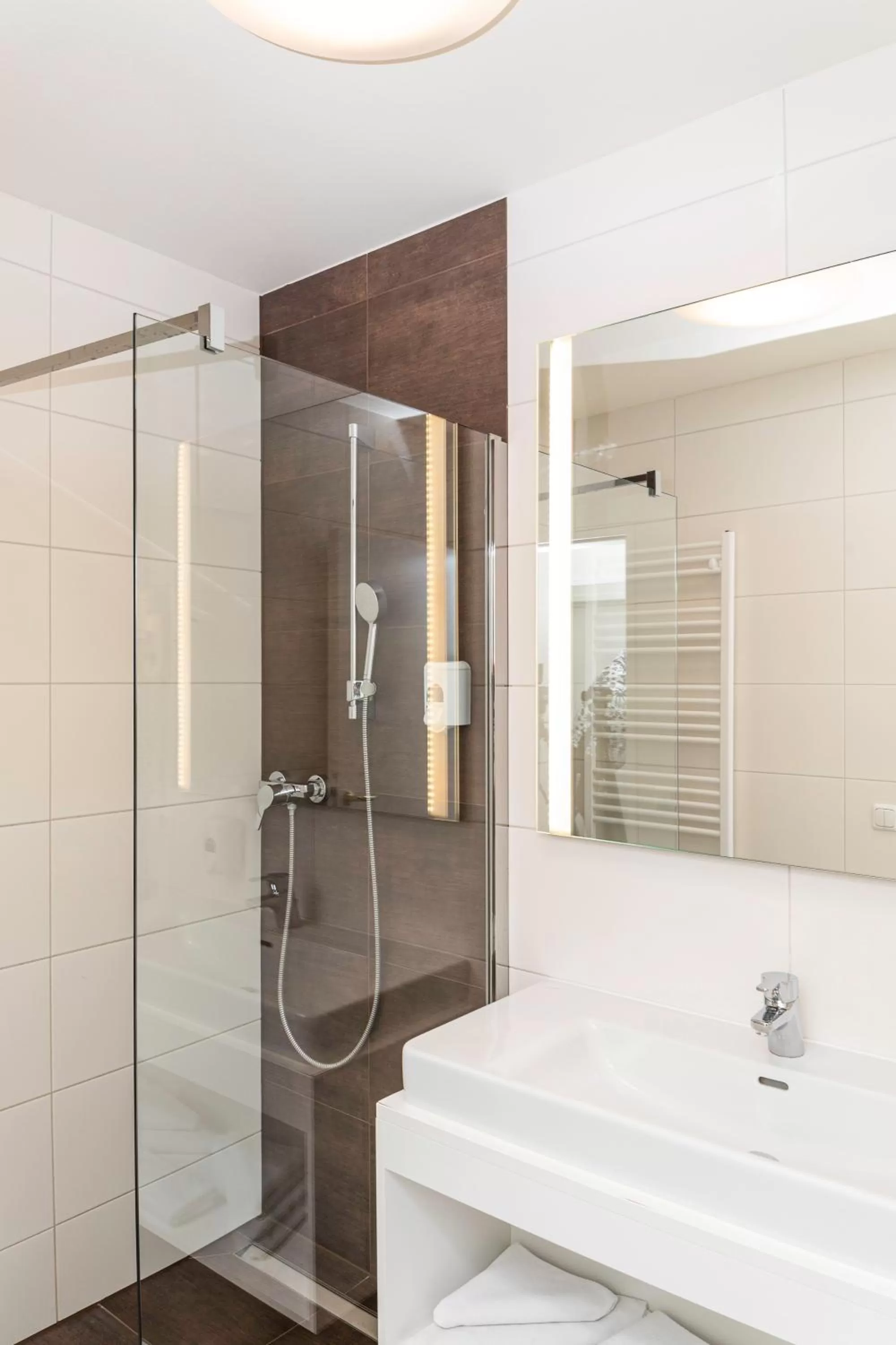 Shower in Hotel Lokomotive