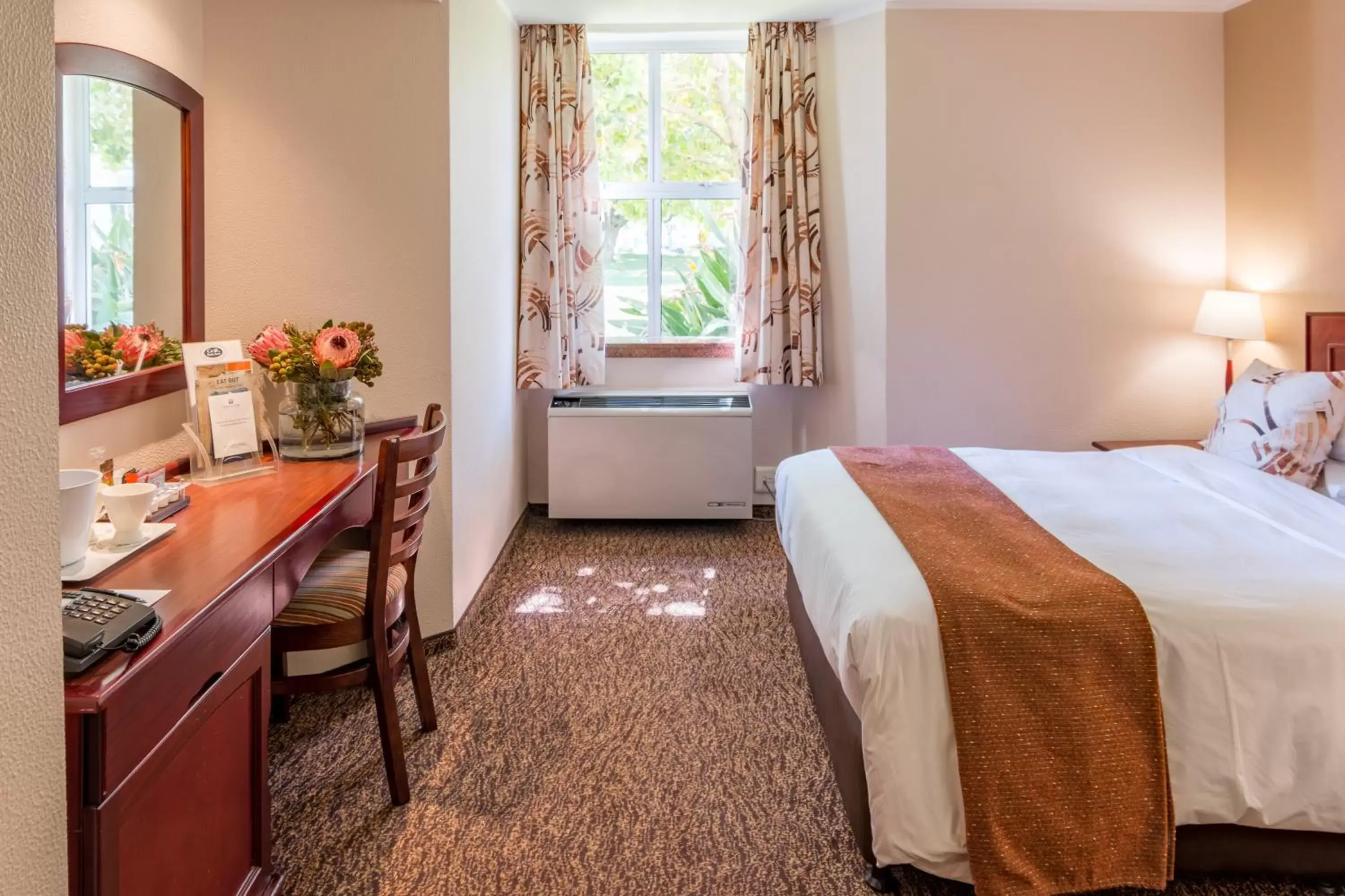Double Room - Disability Access in Town Lodge Bellville Double Room - Disability Access in Town Lodge Bellville