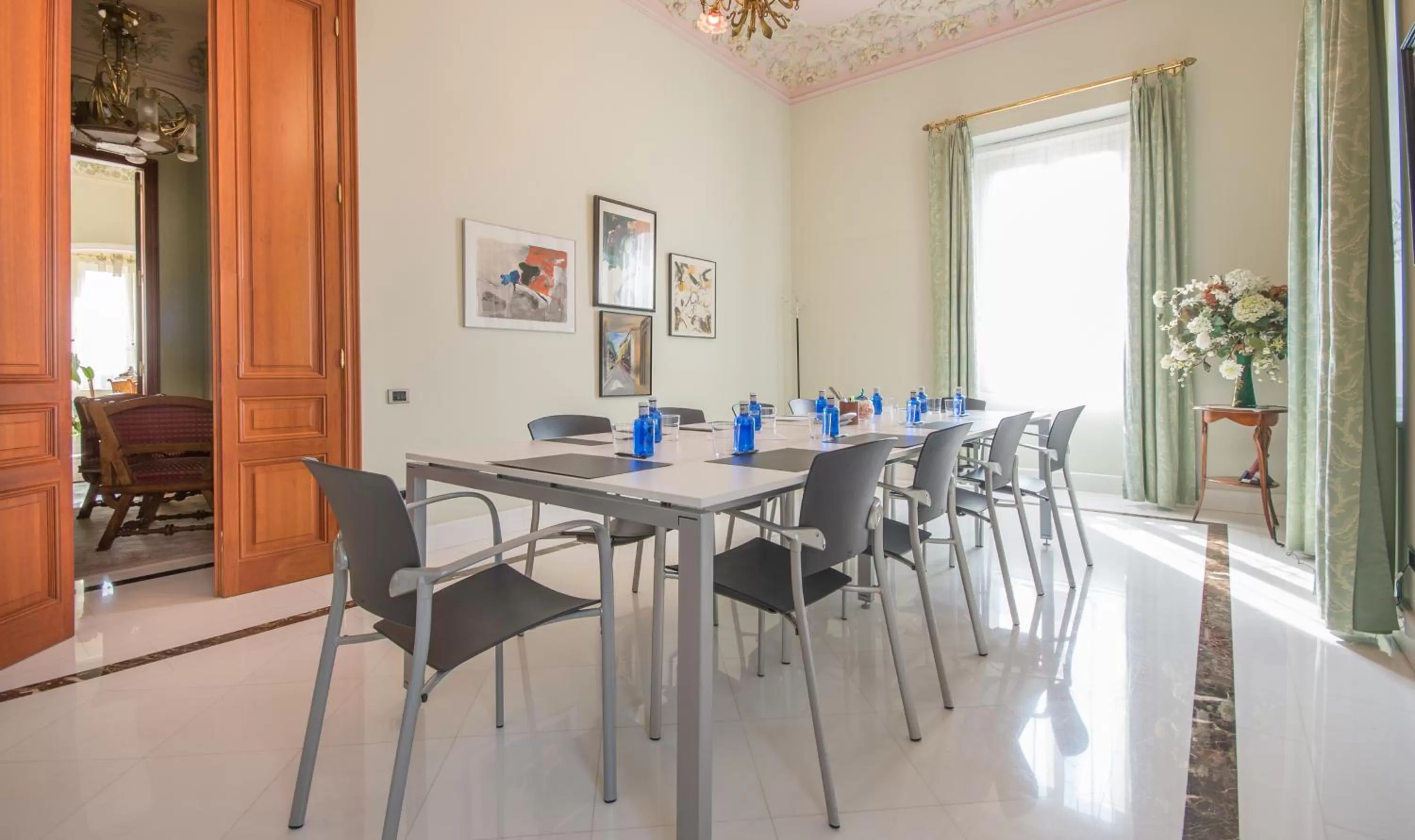 Dining area in Hotel Boutique Edelweiss La Garriga