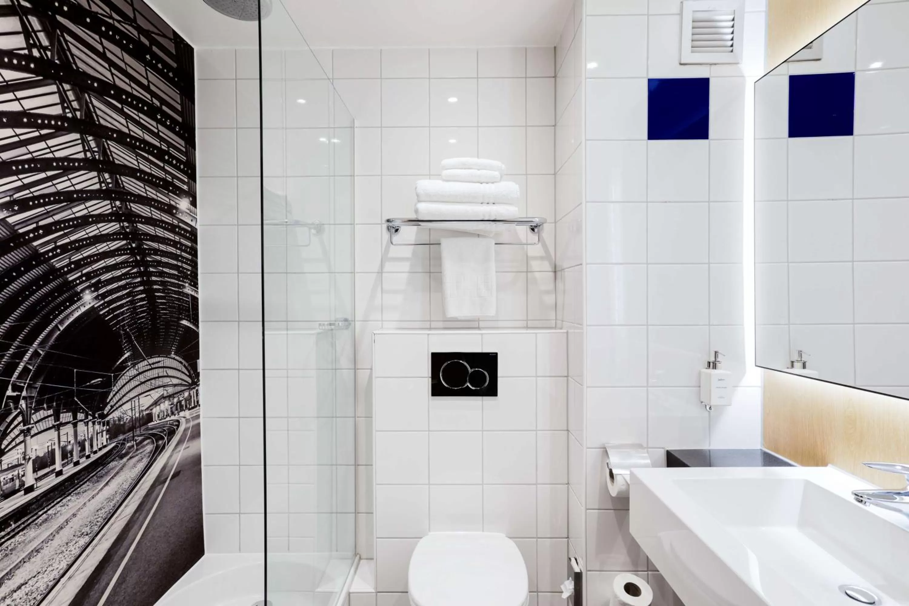 Bathroom in Radisson Hotel York