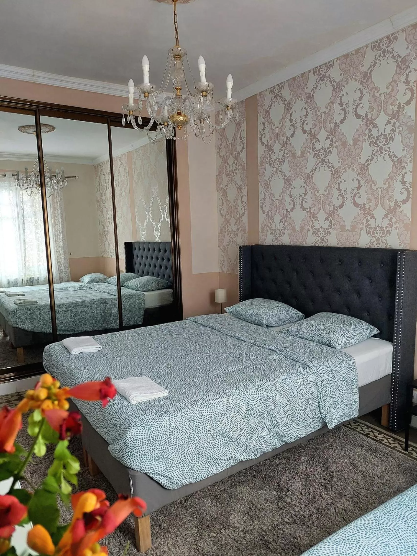 Bed in N1 Casa de Madrid - greenpeace line