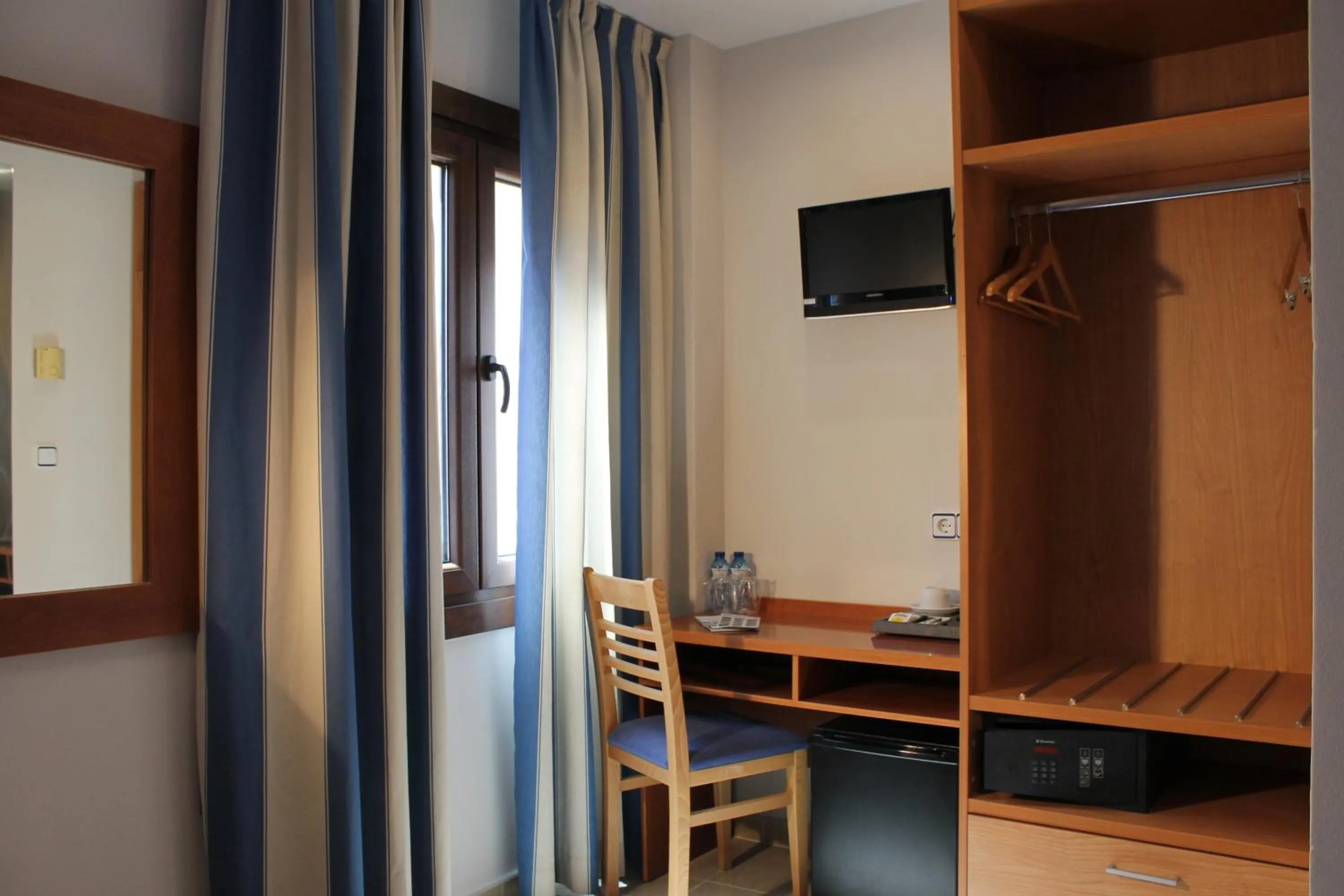 Photo of the whole room in Hotel Cantón