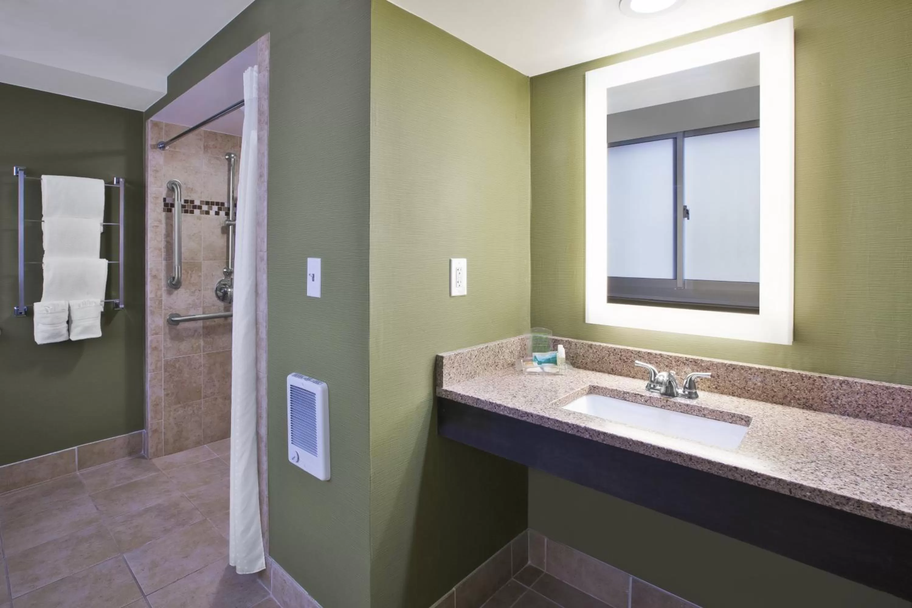 Bathroom in Holiday Inn Columbus Dwtn-Capitol Square by IHG