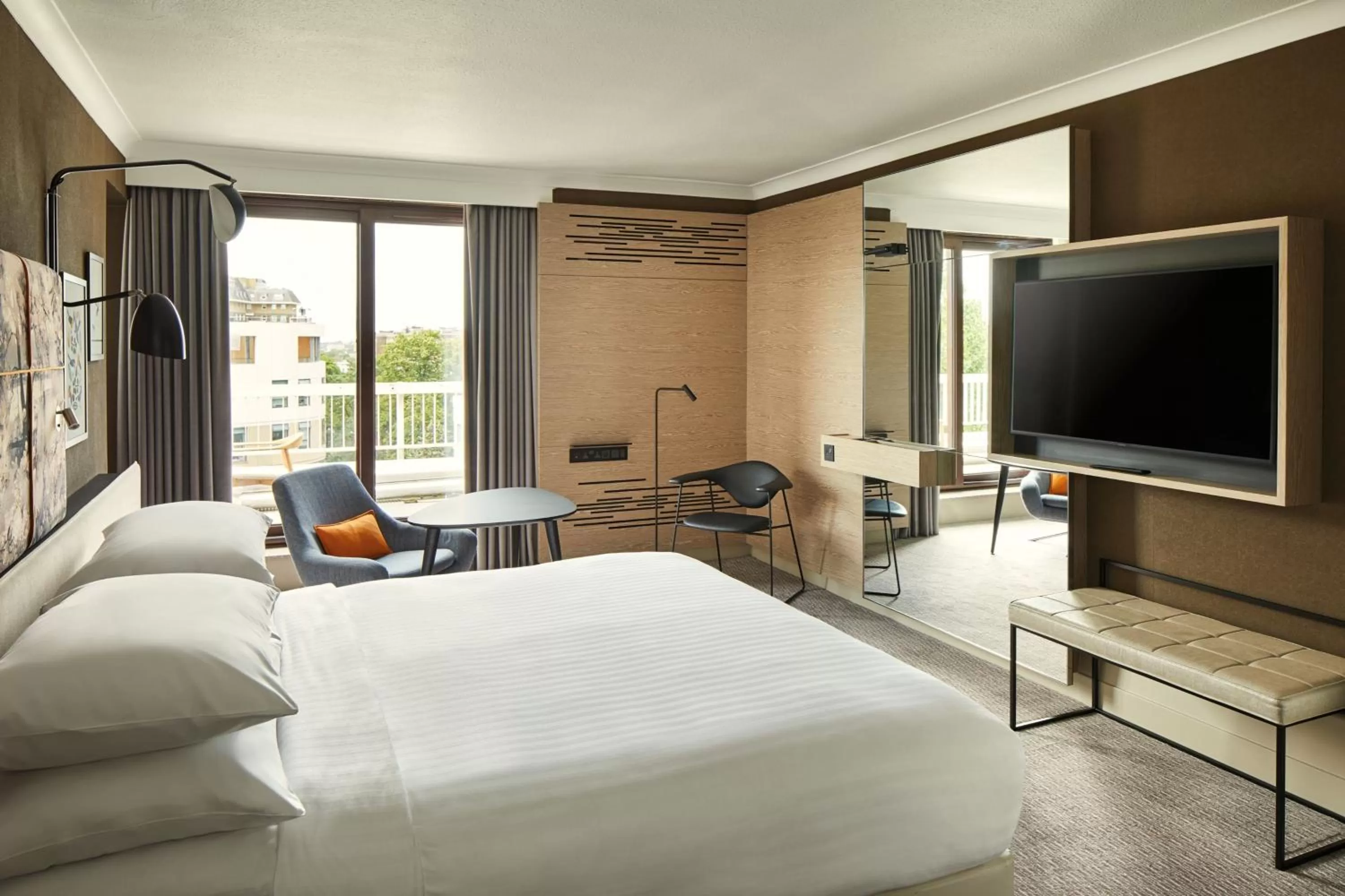 Photo of the whole room, Bed in London Marriott Hotel Regents Park