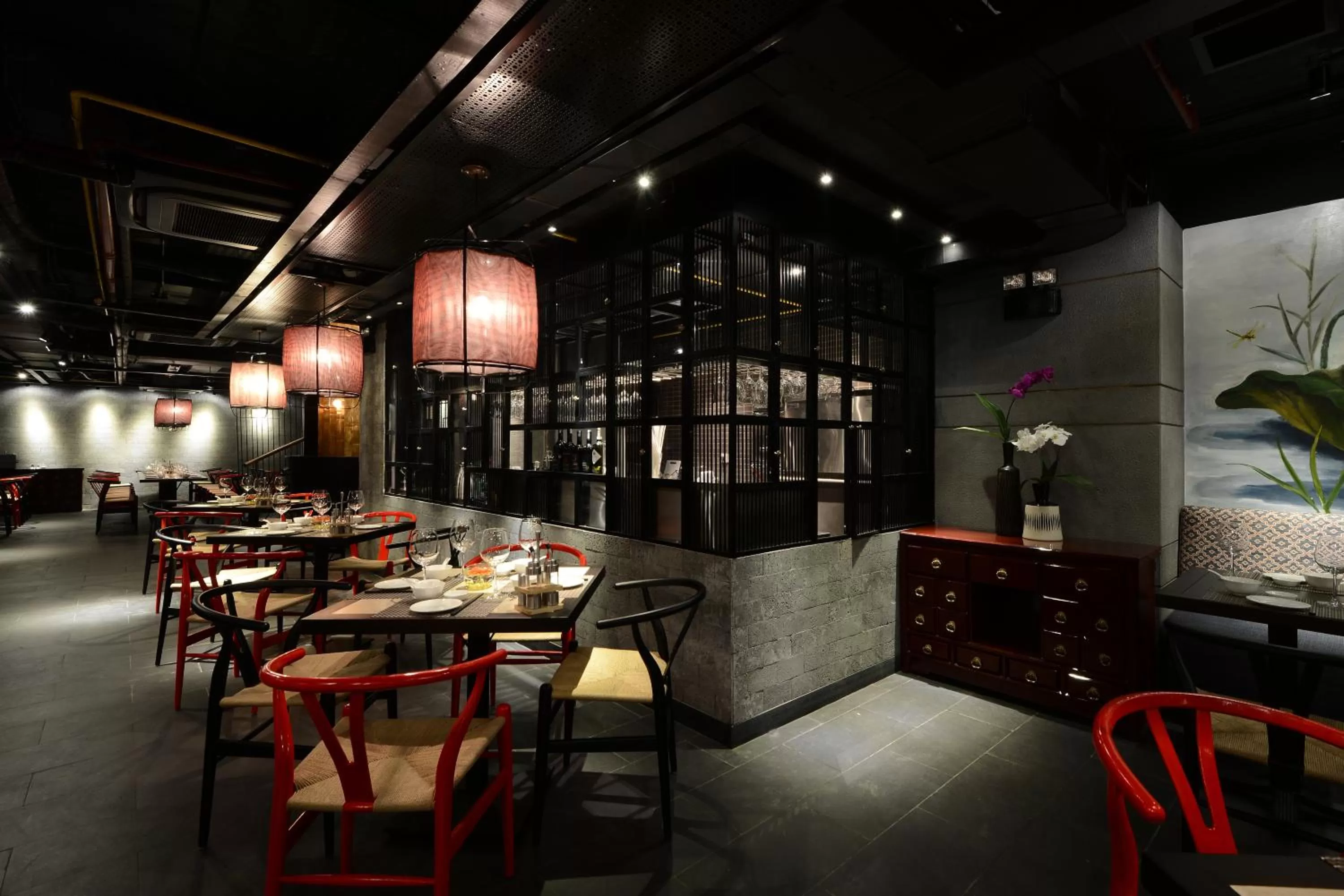 Restaurant/places to eat in The Chi Boutique Hotel