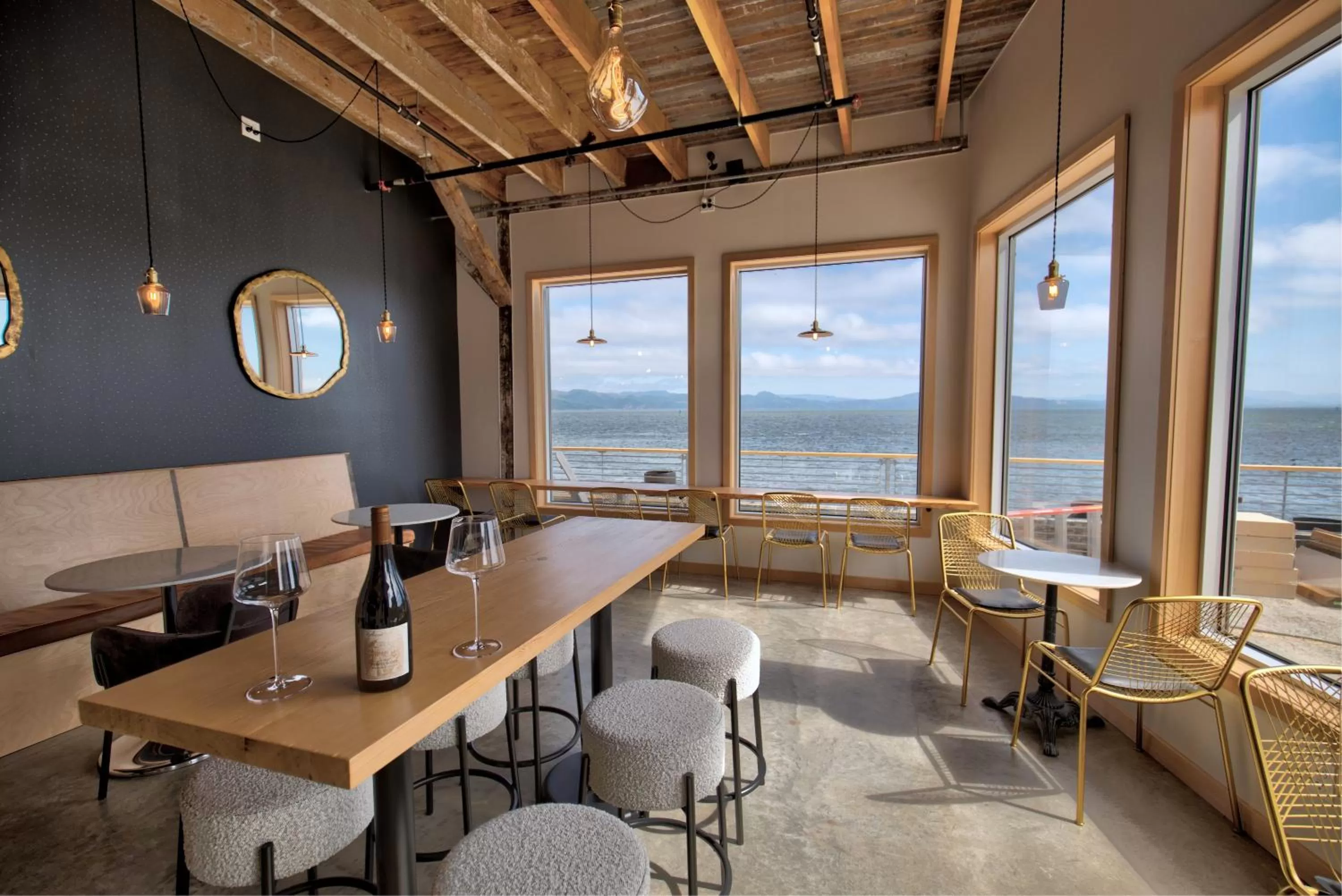 Lounge or bar in Bowline Hotel