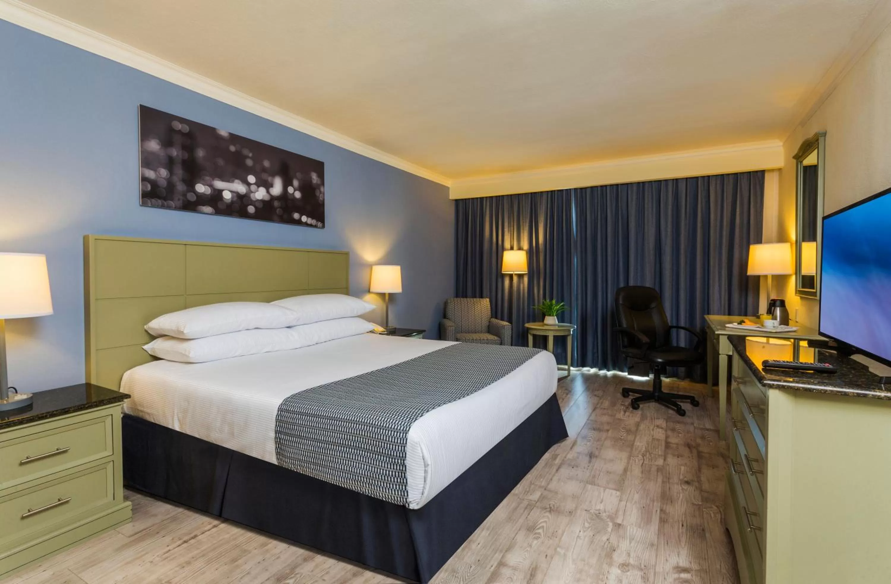 Other, Bed in Krystal Urban Ciudad Juarez by US Consulate