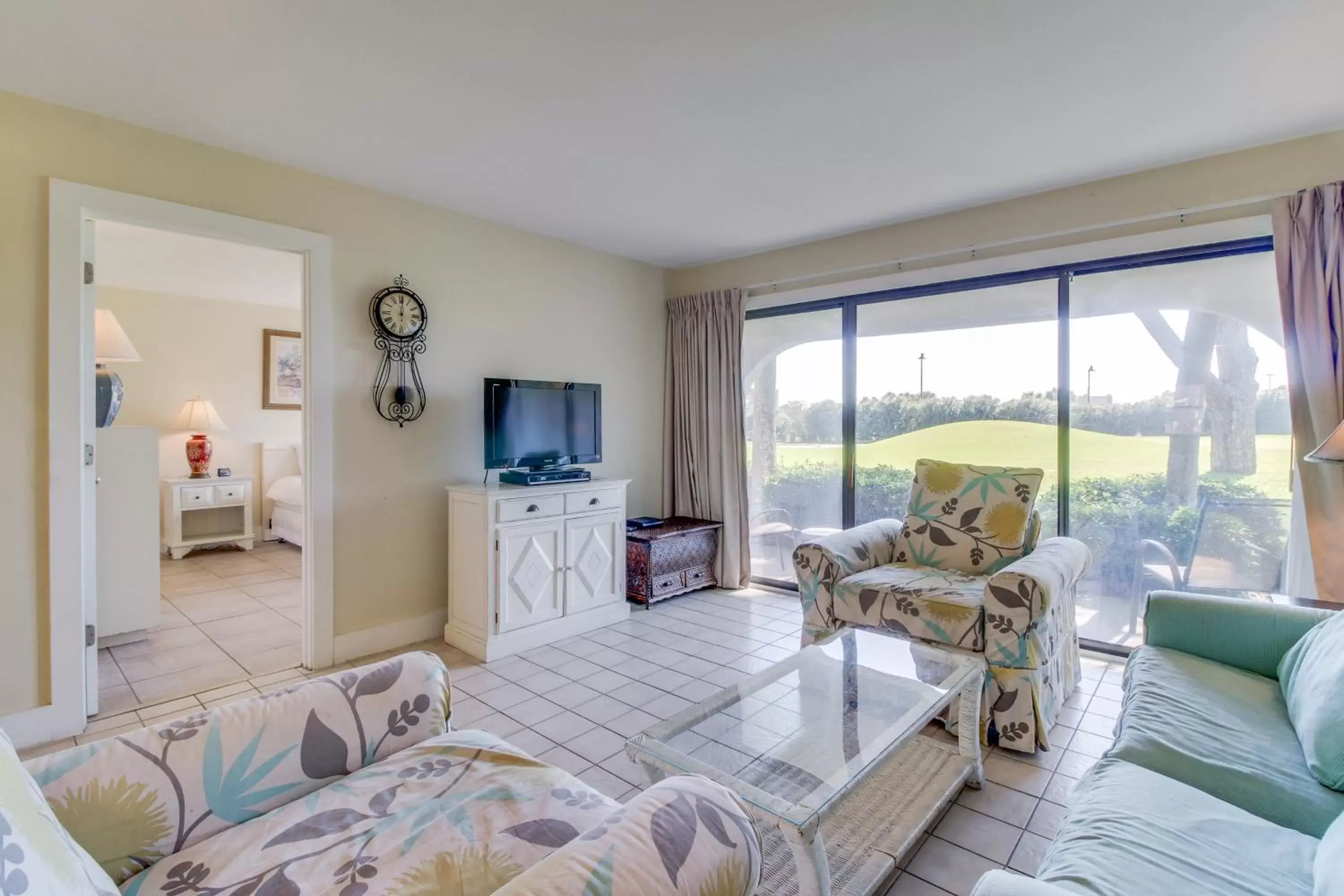 Seating Area in Edgewater Golf Villa #1206 Seating Area in Edgewater Golf Villa #1206