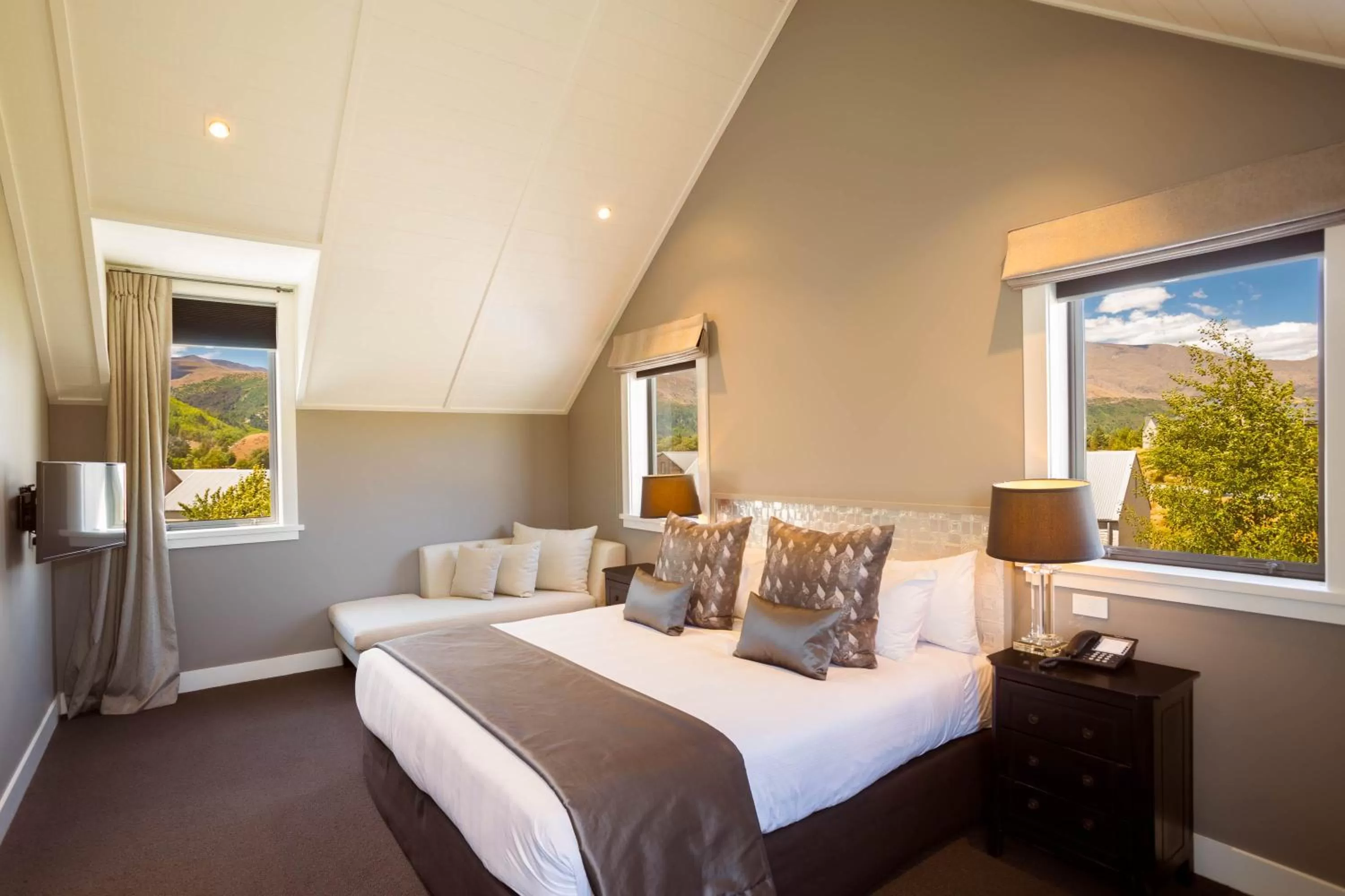 Bed in Millbrook Resort