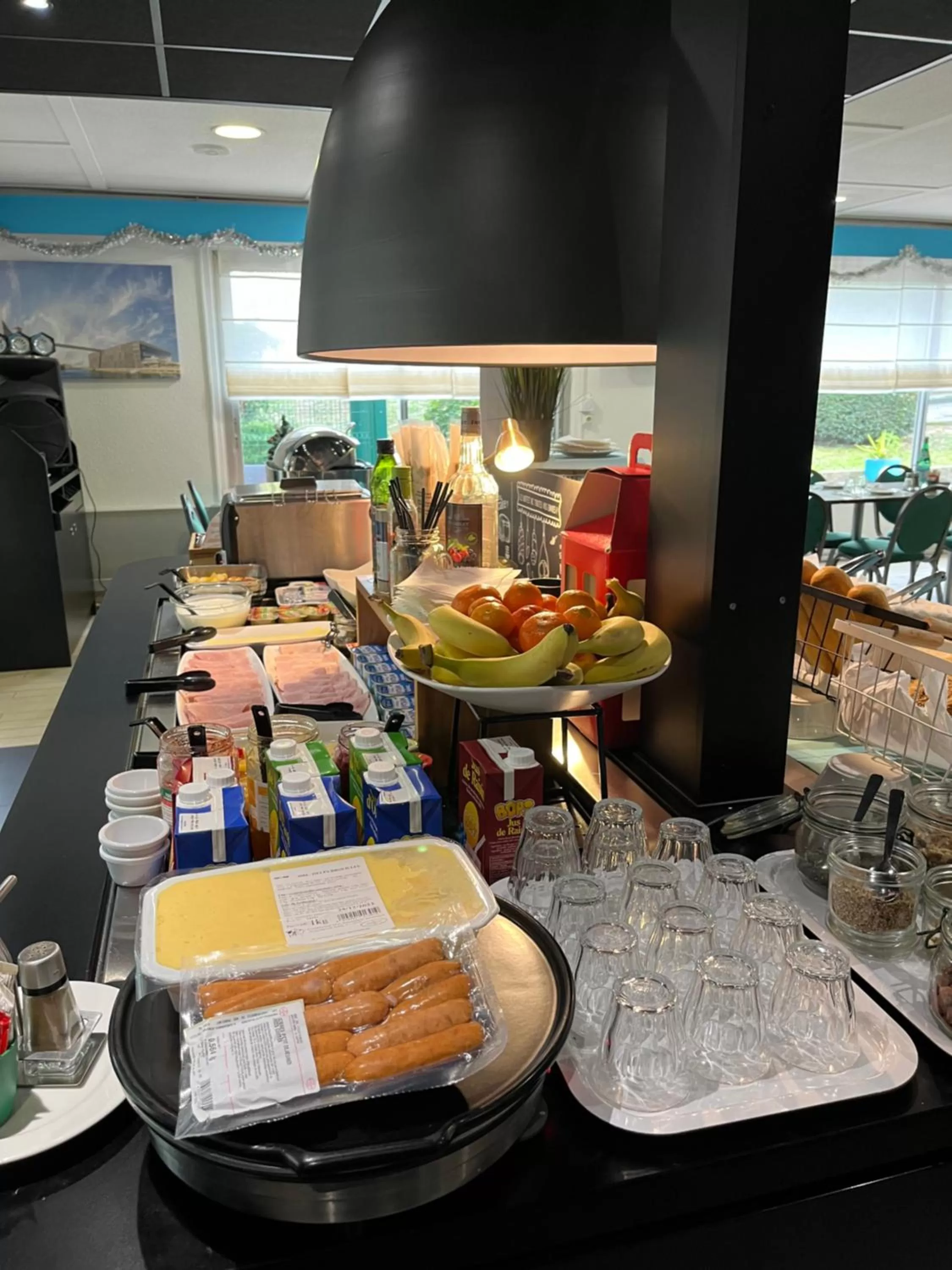 Breakfast in Kyriad Direct Marseille Ouest - Martigues