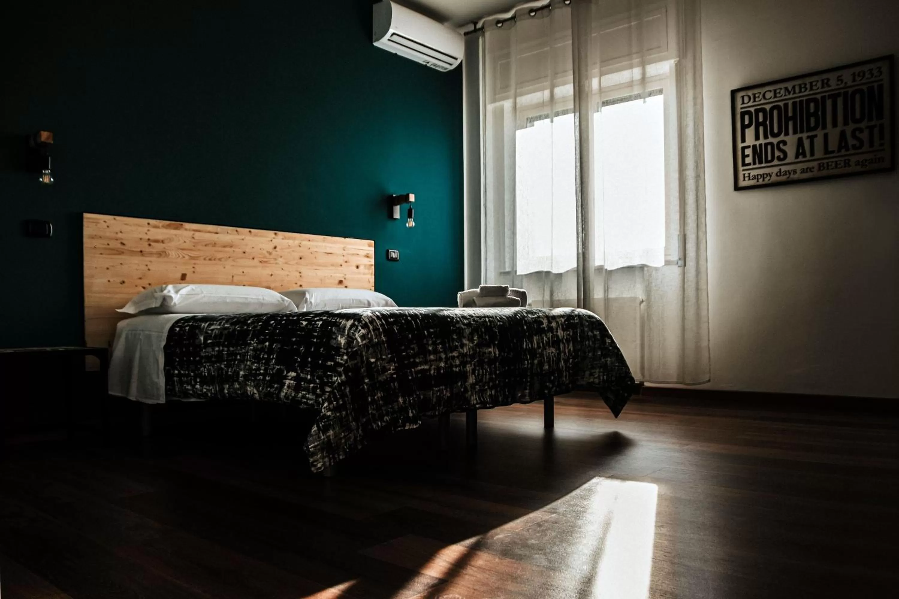 Photo of the whole room, Bed in Travel B&B